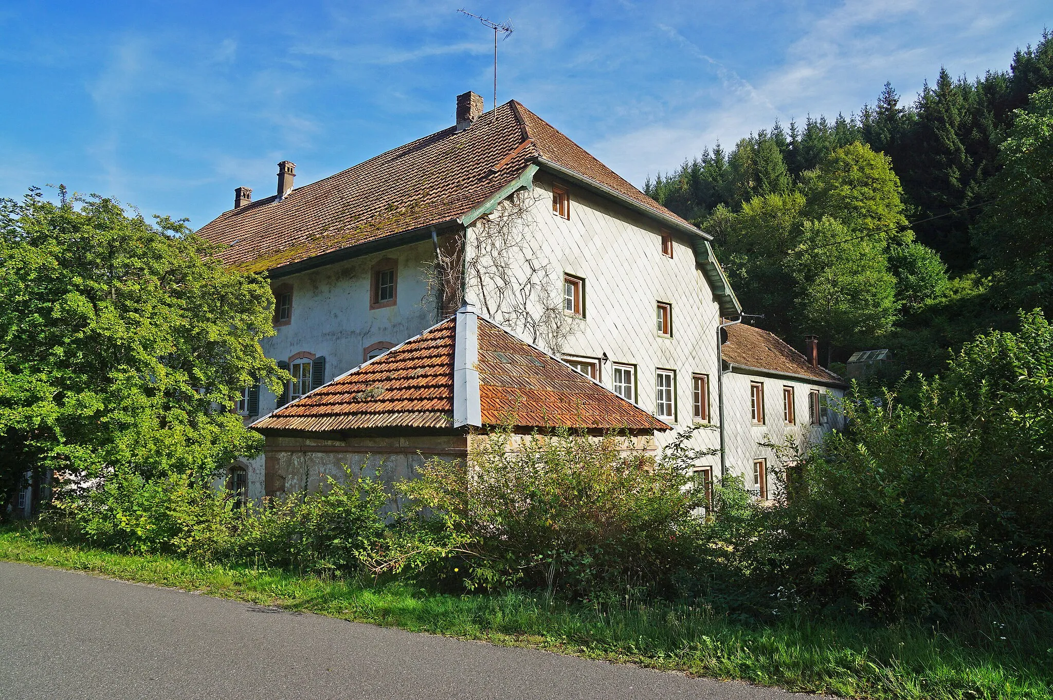 Photo showing: La maison des maîtres de forges de Framont à Grandfontaine (Bas-Rhin) reconverti en brasserie.