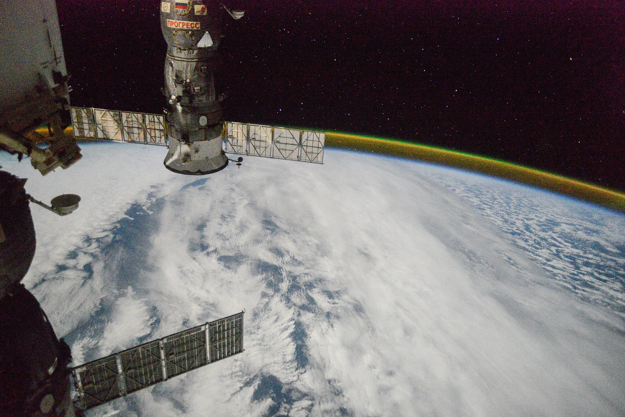 Photo showing: View of Earth taken during ISS Expedition 45.