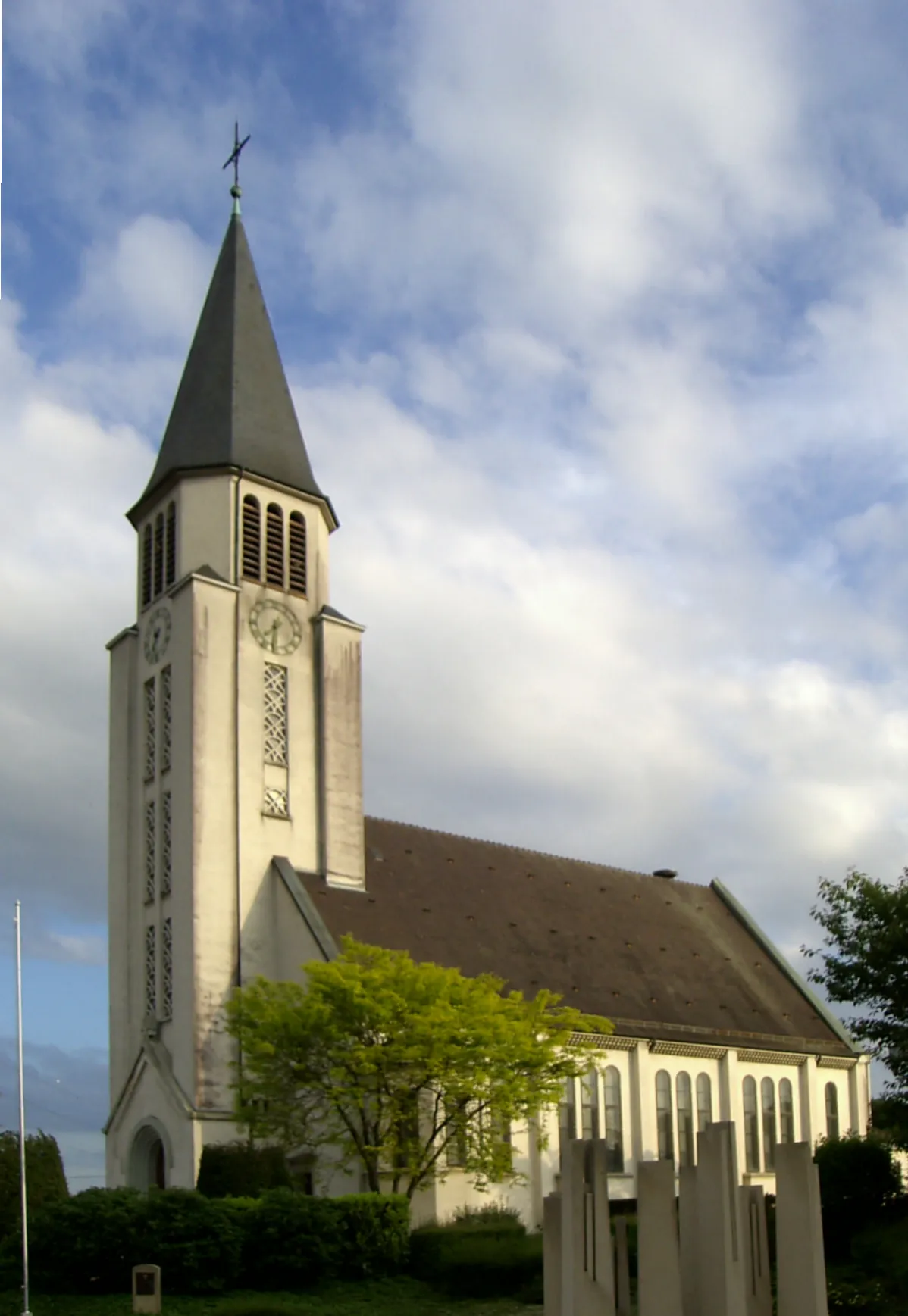 Photo showing: L'église Notre-Dame-de-la-Maternité à Loechle, commune de Kembs