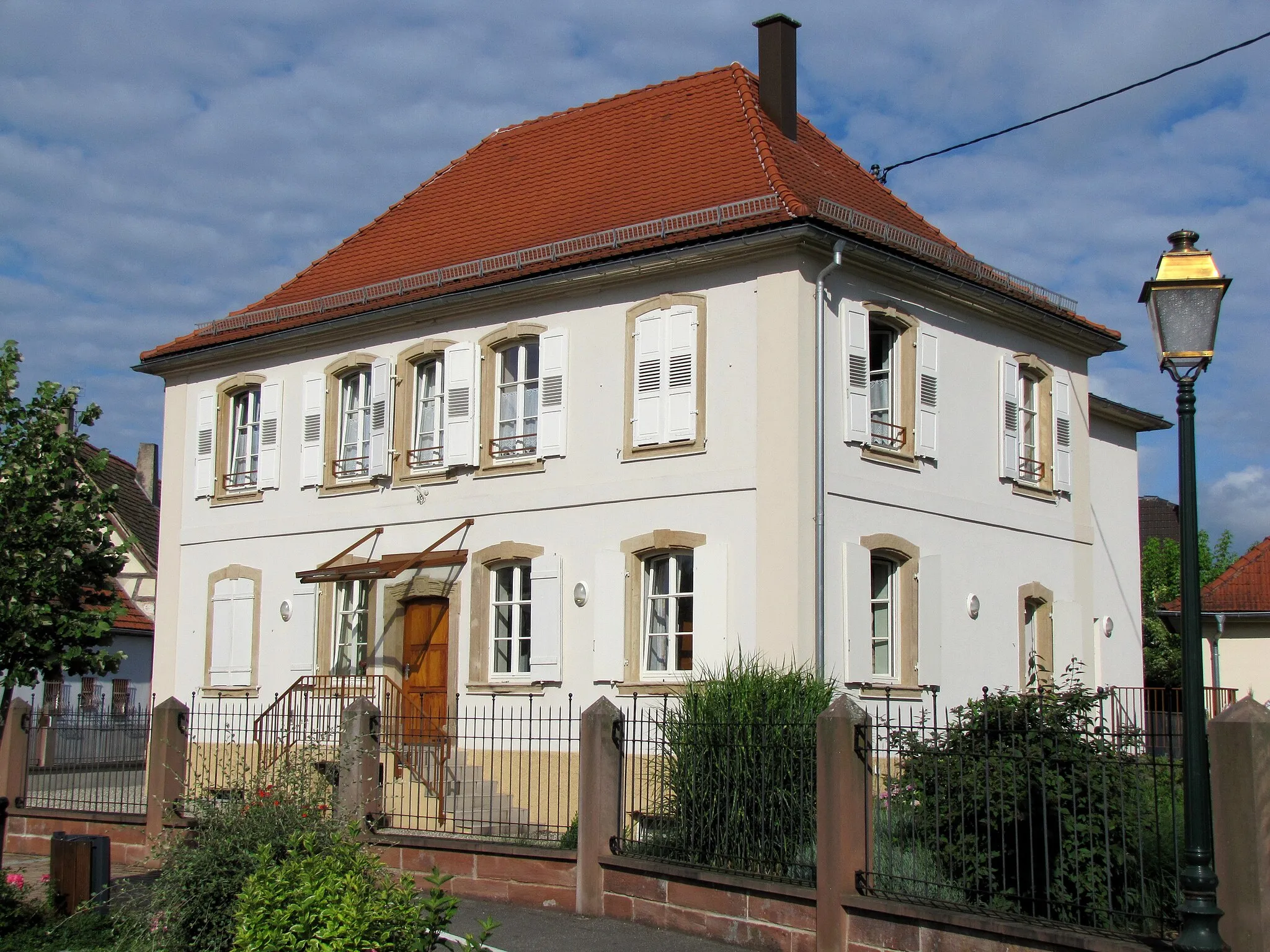 Photo showing: This building is indexed in the base Mérimée, a database of architectural heritage maintained by the French Ministry of Culture, under the reference IA00124042 .