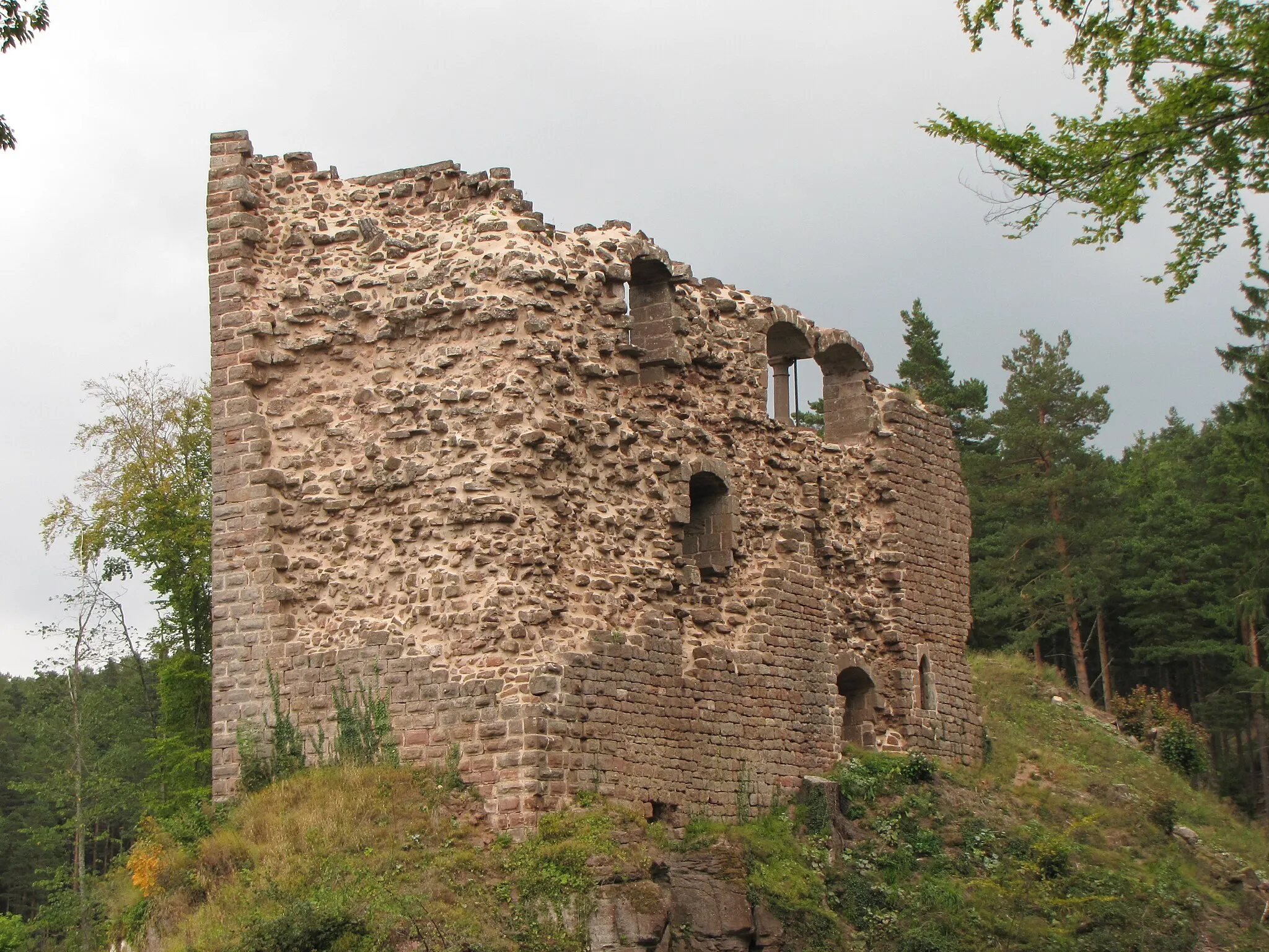 Photo showing: Eastern Dreistein castle, Bas-Rhin, France