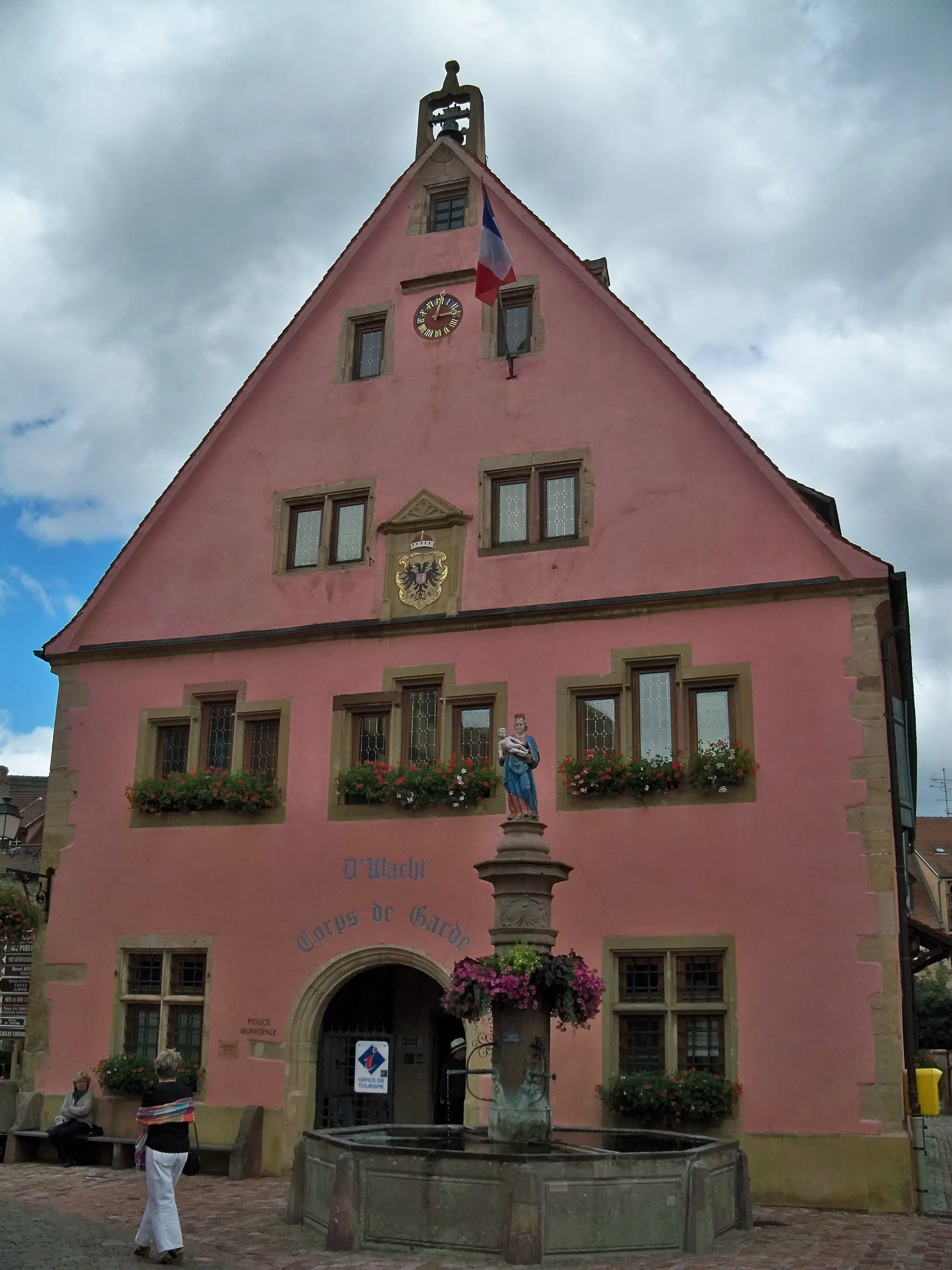 Photo showing: This building is inscrit au titre des monuments historiques de la France. It is indexed in the base Mérimée, a database of architectural heritage maintained by the French Ministry of Culture, under the reference PA00085708 .