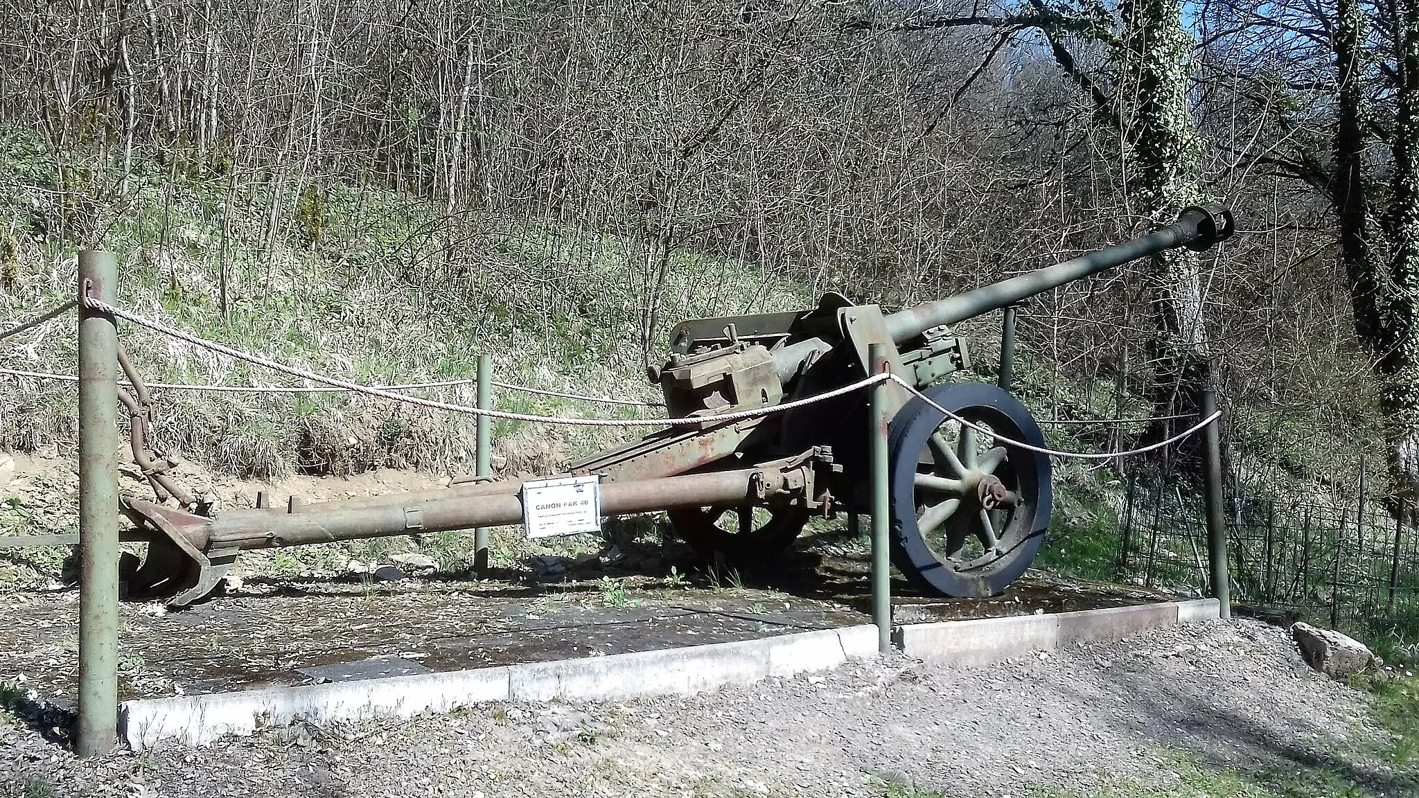 Photo showing: Four à chaux - Canon antichar allemand PAK40