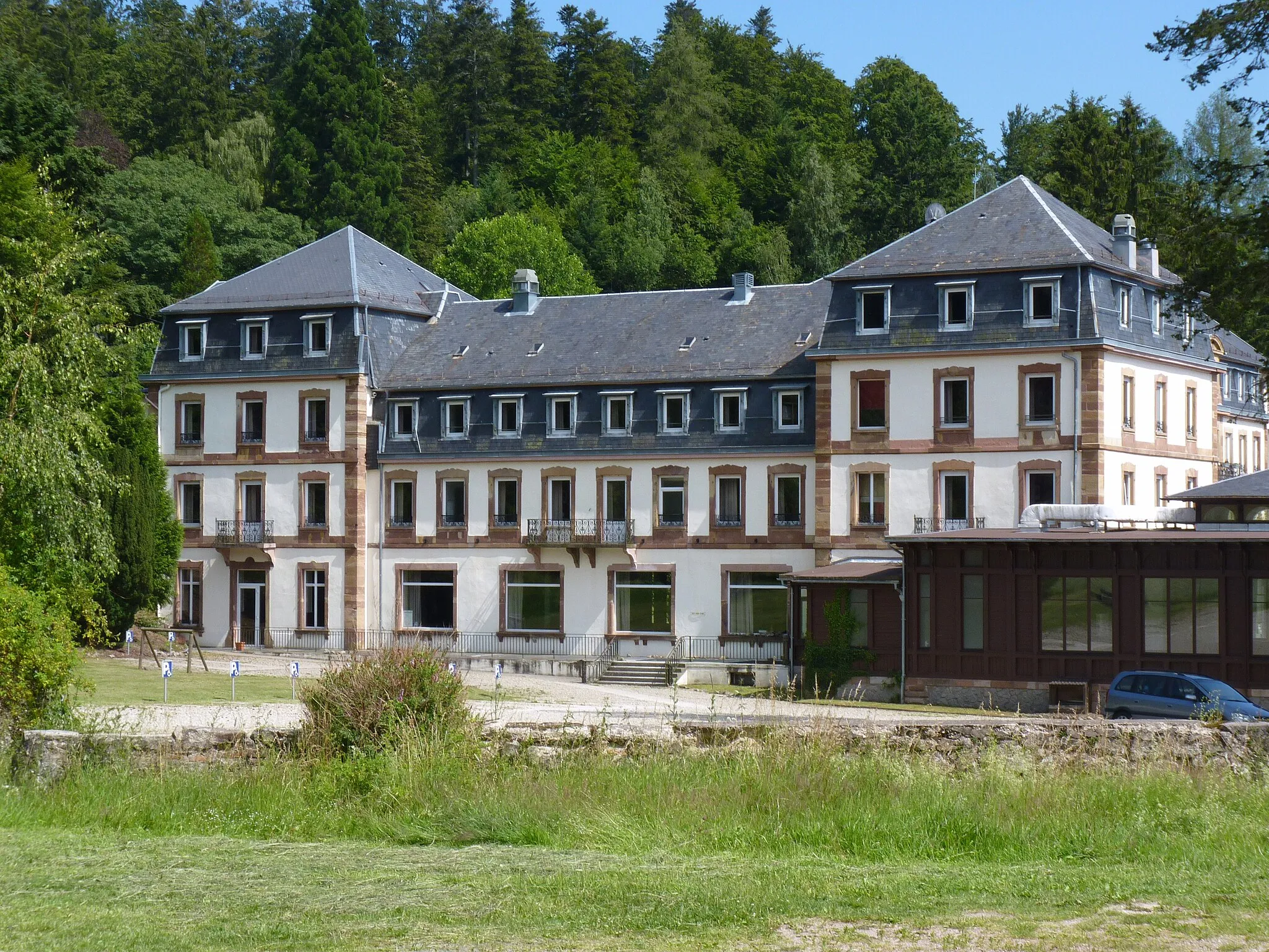 Photo showing: Le Grand Hôtel, fréquenté pendant très longtemps par d'illustres personnalités