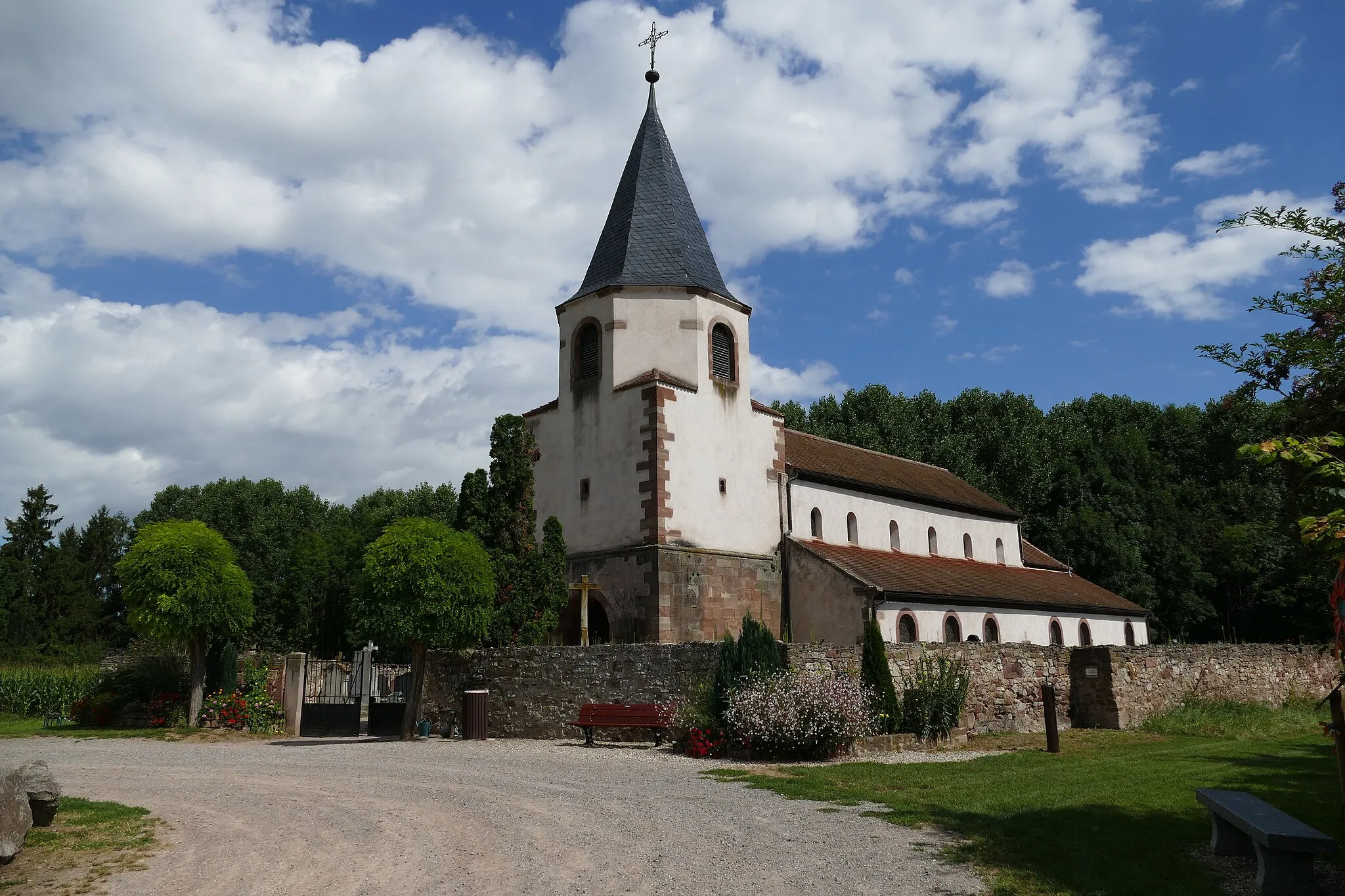 Photo showing: Alsace, Bas-Rhin, Avolsheim, Molsheim, Église Saint-Pierre dite Dompeter (PA00084594, IA67006175).