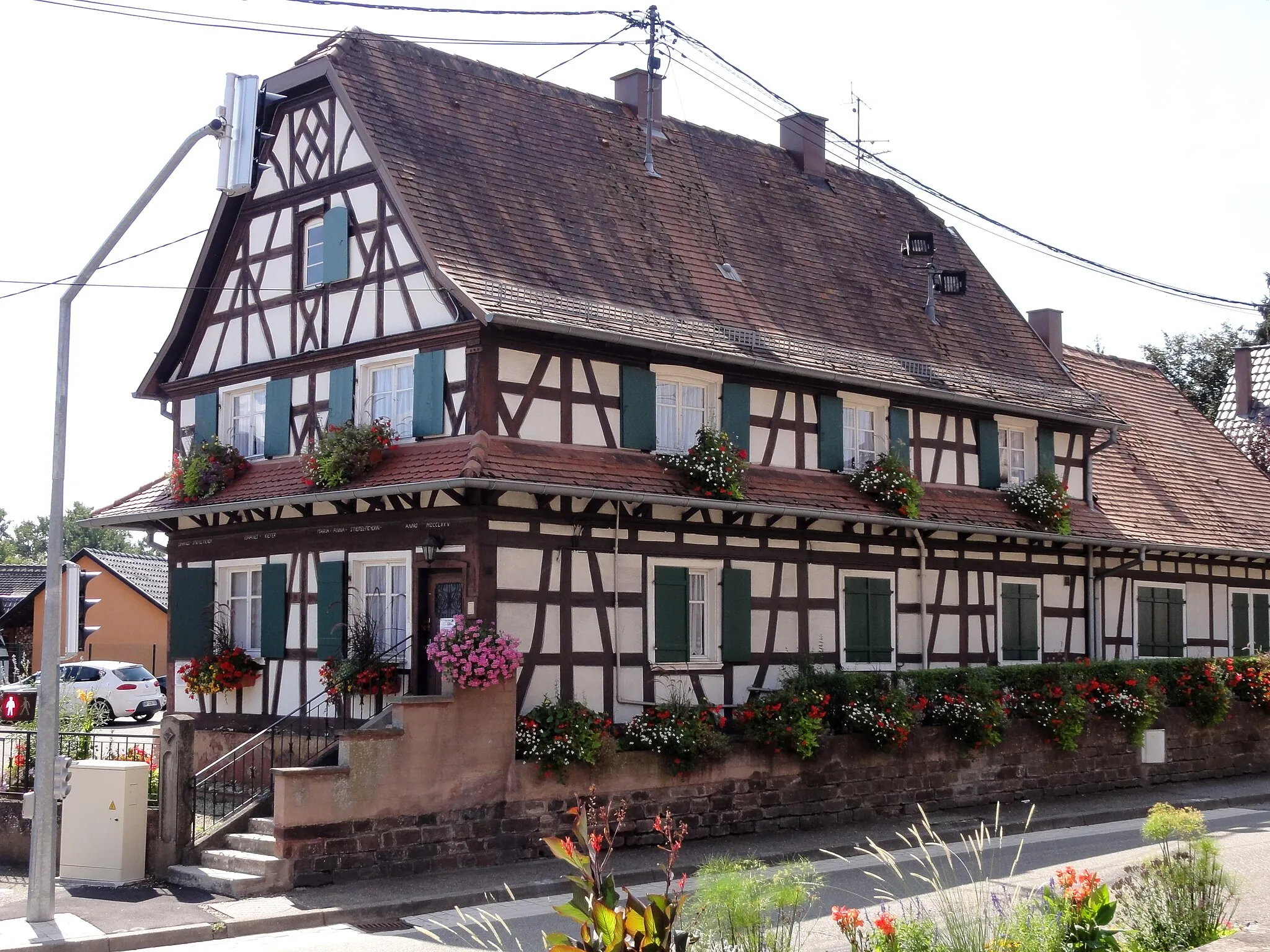 Photo showing: This building is indexed in the base Mérimée, a database of architectural heritage maintained by the French Ministry of Culture, under the reference IA00123829 .