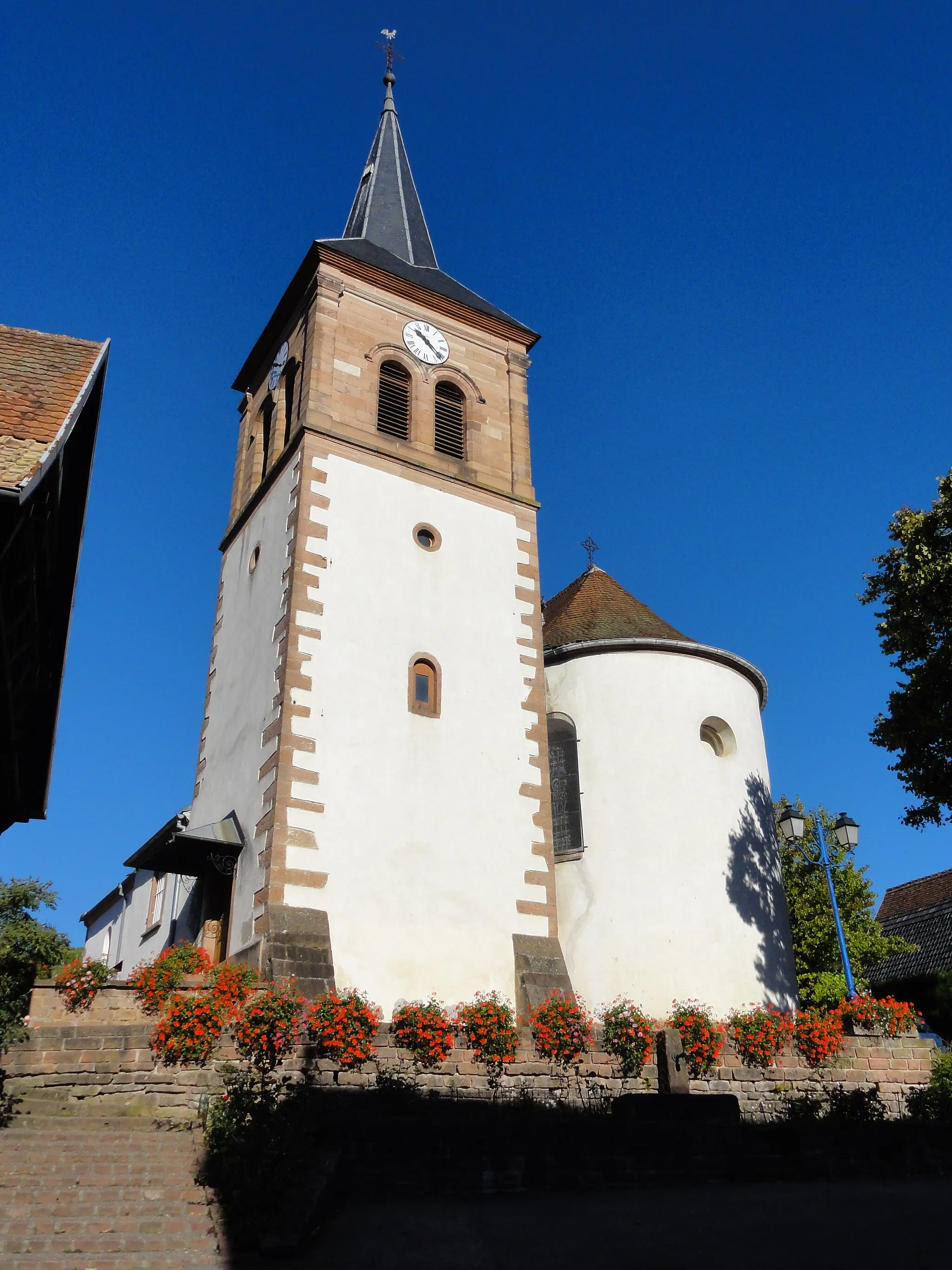 Photo showing: Alsace, Bas-Rhin, Albé, Église Saint-Wendelin (IA67010399). Clocher du XIVe rehaussé au XIXe.