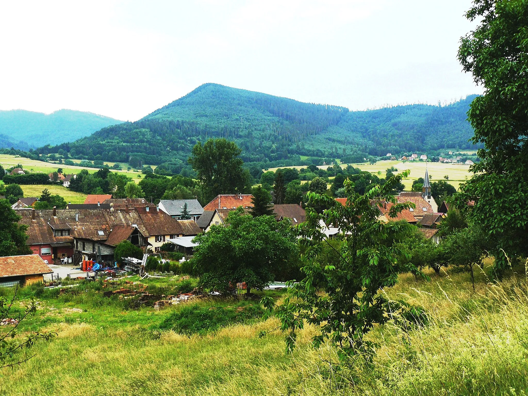 Photo showing: Une partie du village Bassemberg, France vue depuis les hauteurs