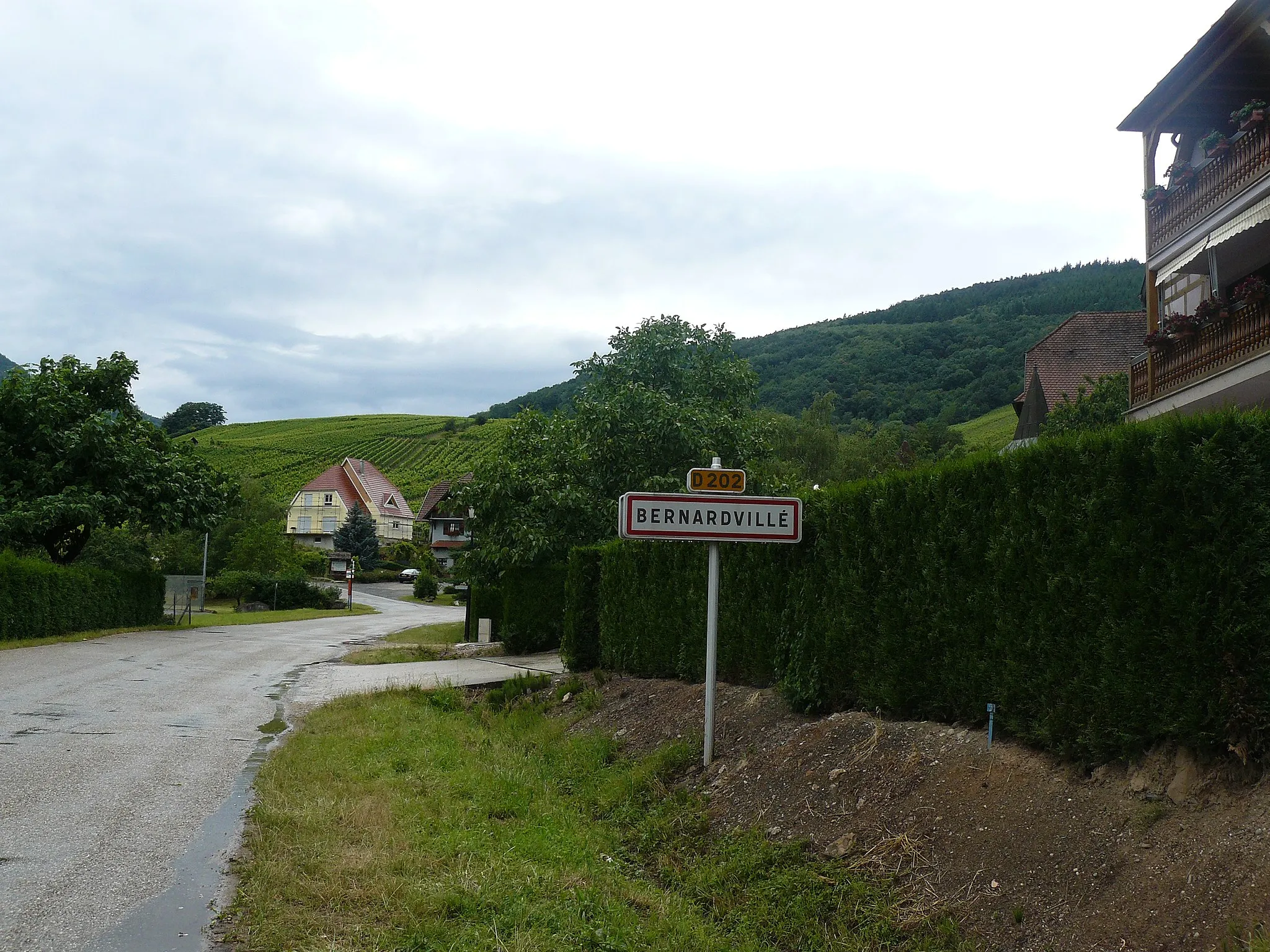 Photo showing: Entrée du village de Bernardvillé