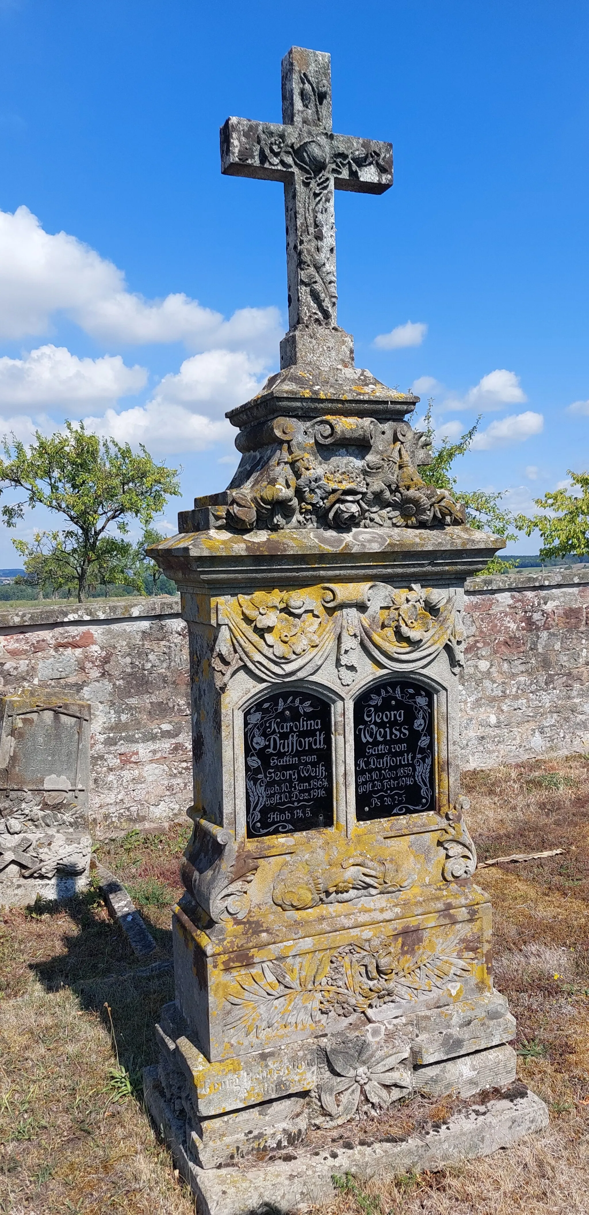 Photo showing: Ancienne pierre tombale du cimetière de Bettwiller