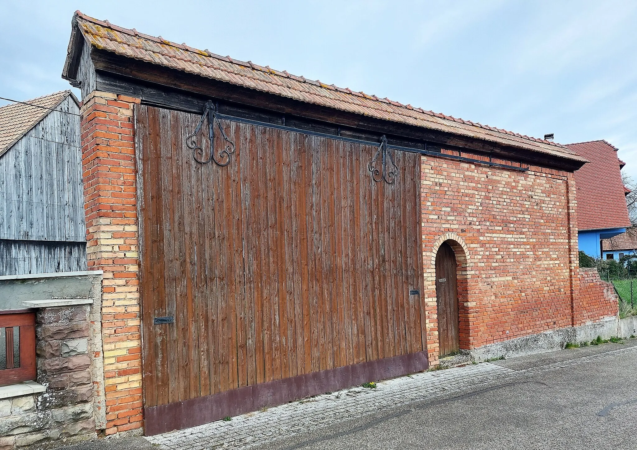 Photo showing: Porte-cochère au 17 rue des haies à Berstheim