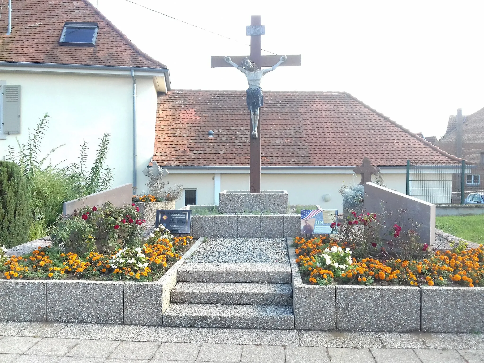 Photo showing: Croix de cimetière de Bitschhoffen