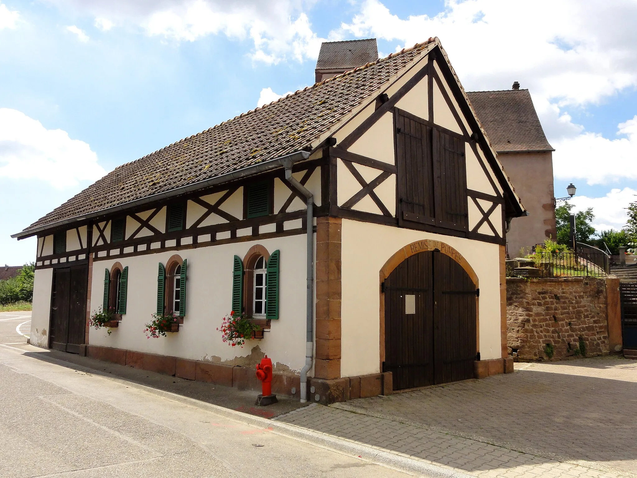 Photo showing: Alsace, Bas-Rhin, Bourgheim, Remise à matériel communal.