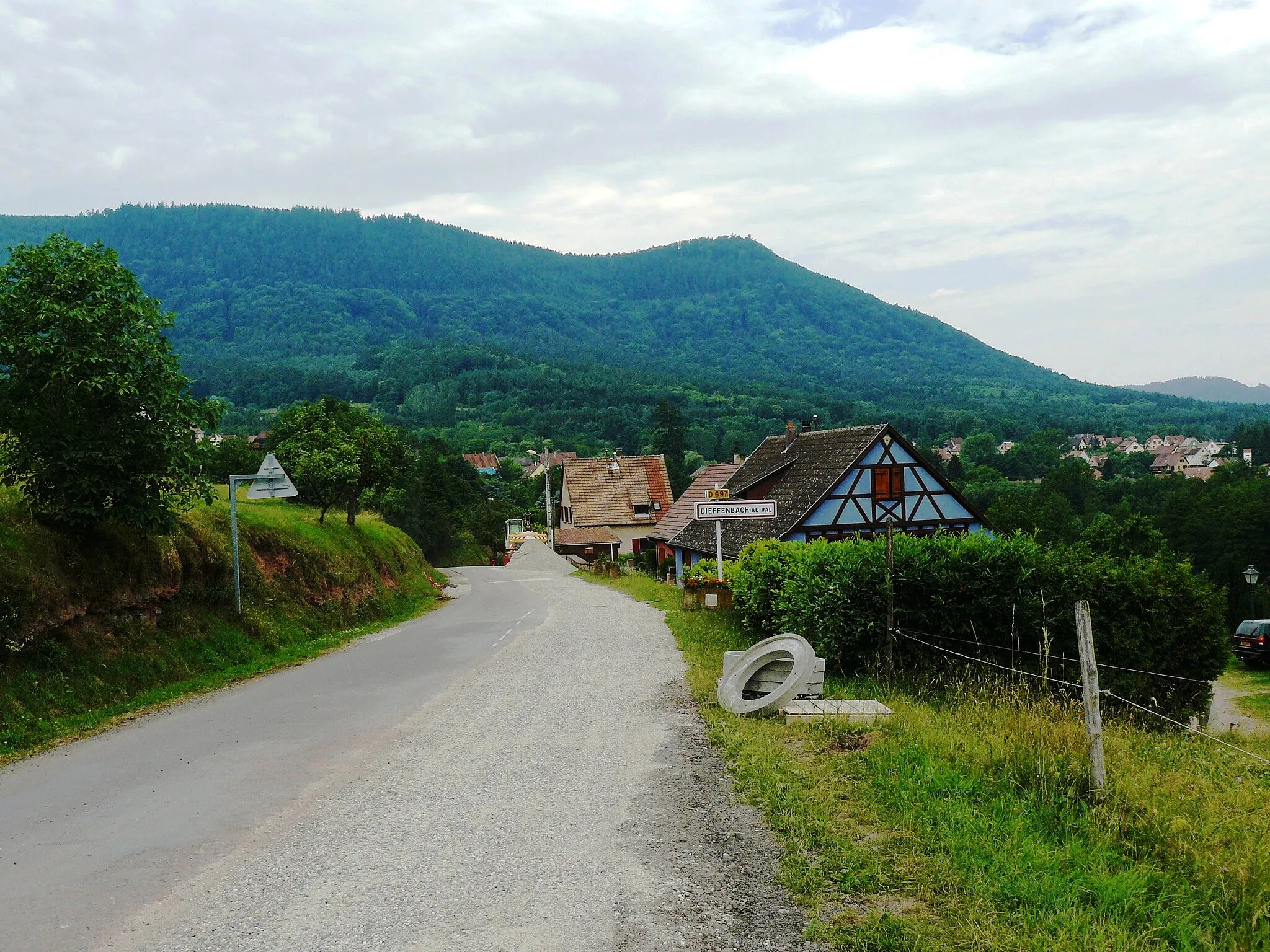 Photo showing: Entrée du village de Dieffenbach-au-Val