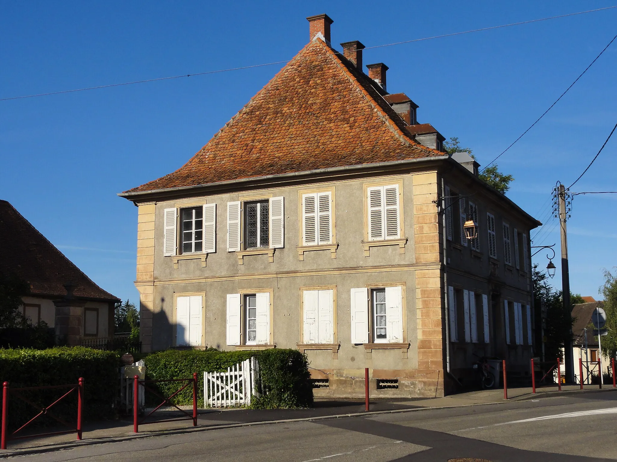 Photo showing: This building is inscrit au titre des monuments historiques de la France. It is indexed in the base Mérimée, a database of architectural heritage maintained by the French Ministry of Culture, under the references PA00084698 and IA67000810 .