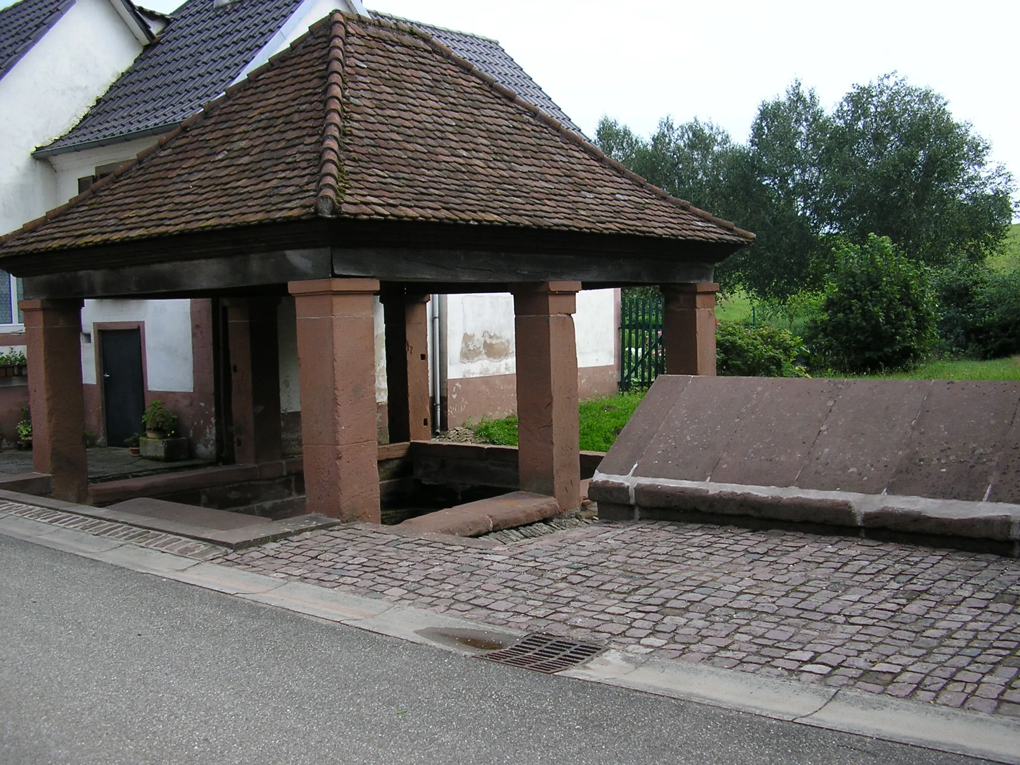 Photo showing: vieux lavoir de dossenheim