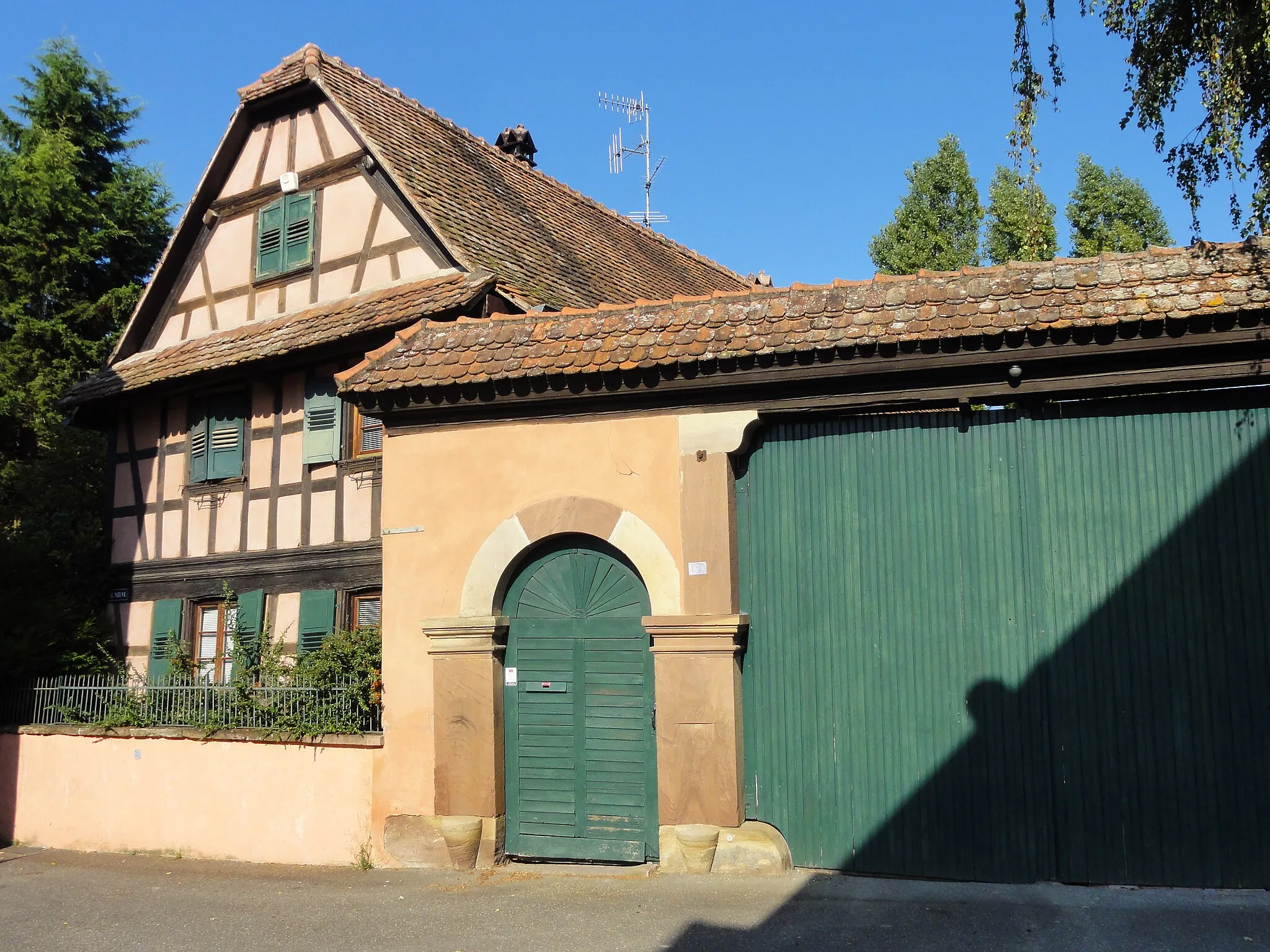 Photo showing: Alsace, Bas-Rhin, Eckwersheim, Ferme, 7 rue du Foyer.