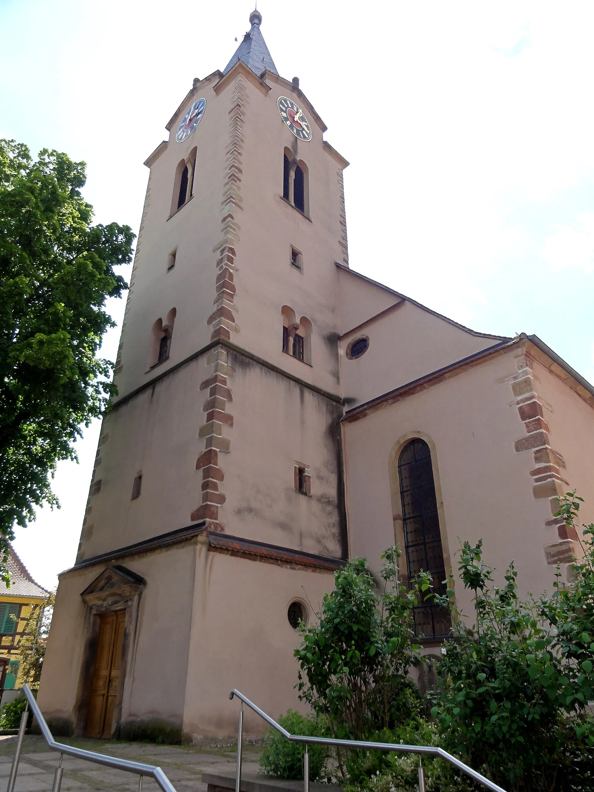 Photo showing: This building is indexed in the base Mérimée, a database of architectural heritage maintained by the French Ministry of Culture, under the reference IA00023113 .