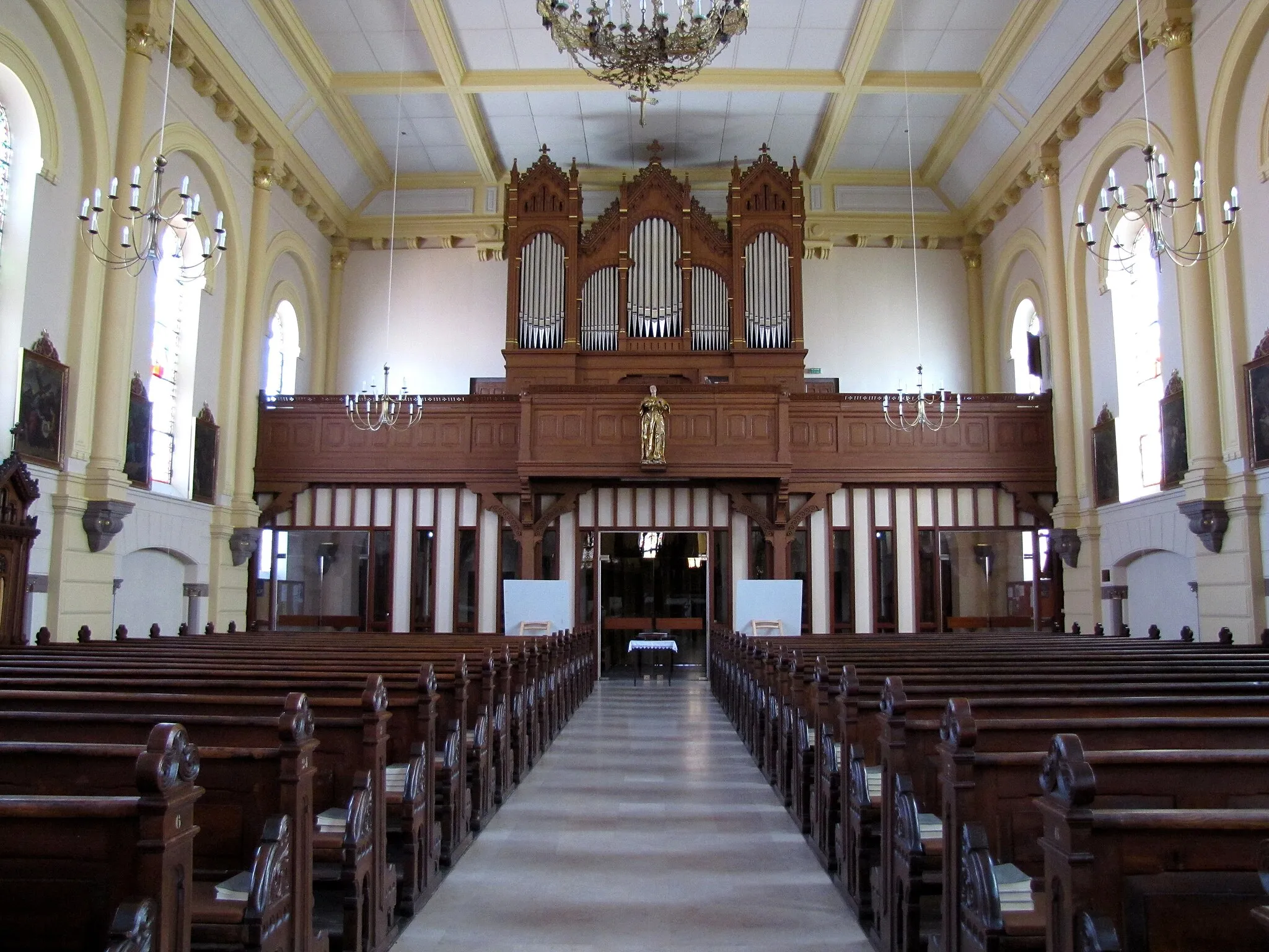 Photo showing: Alsace, Bas-Rhin, Église Saint-Alexis de Griesheim-près-Molsheim (IA00075530). Vue de la nef vers la tribune d'orgue.