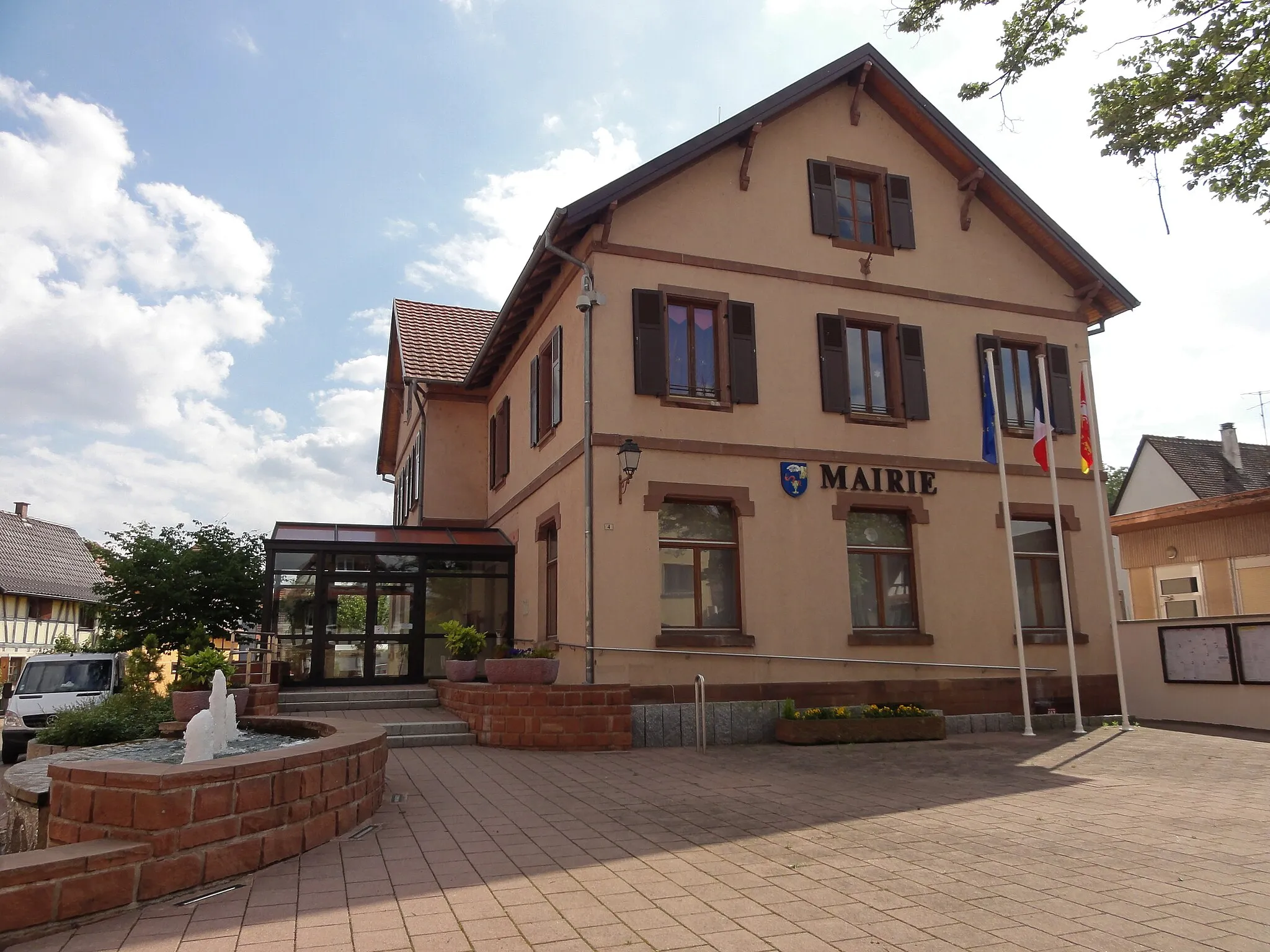 Photo showing: This building is indexed in the base Mérimée, a database of architectural heritage maintained by the French Ministry of Culture, under the reference IA67007177 .