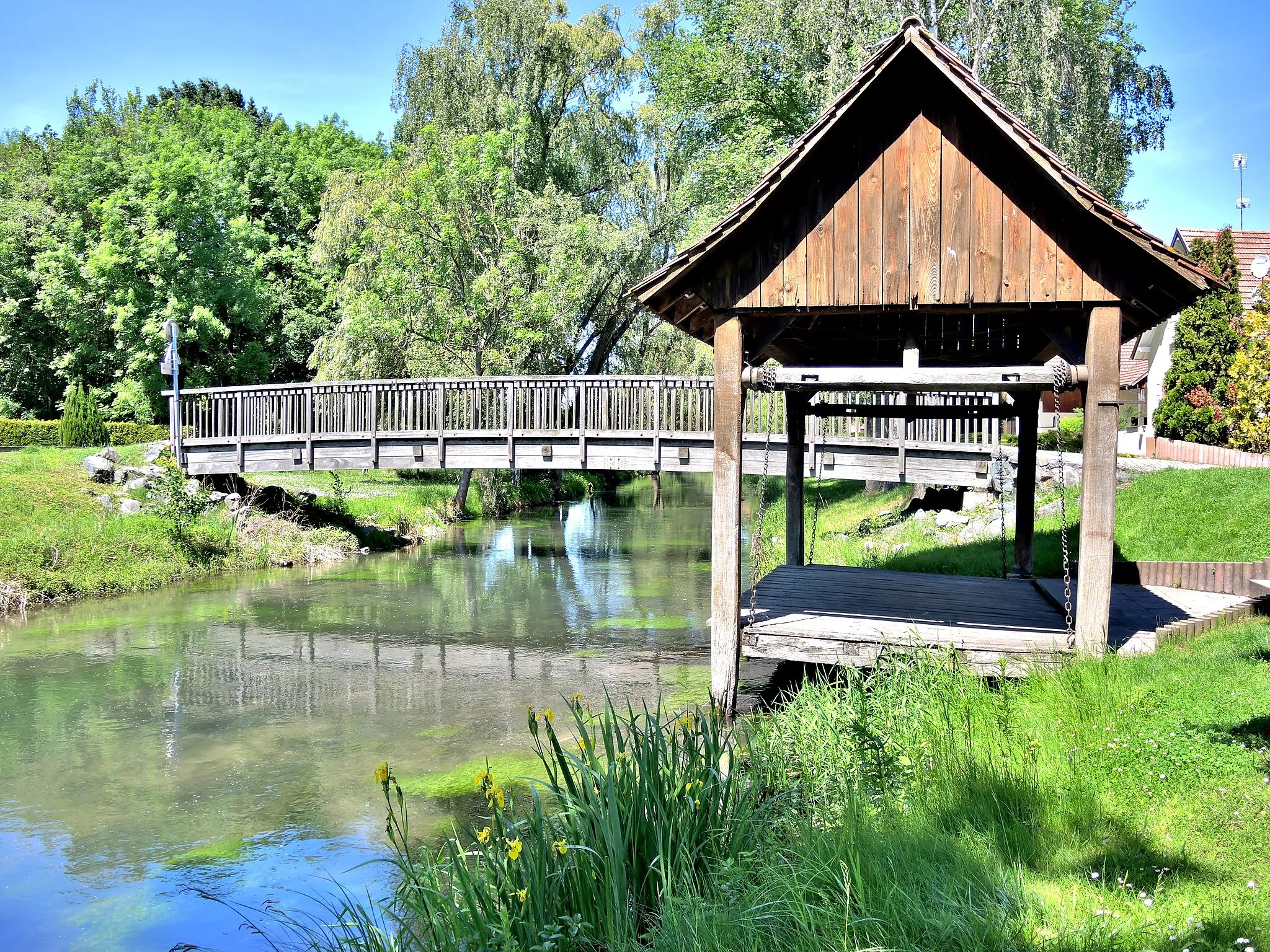 Photo showing: Lavoir au plancher ajustable en hauteur, sur la rivière Zembs. Herbsheim, Bas-Rhin.