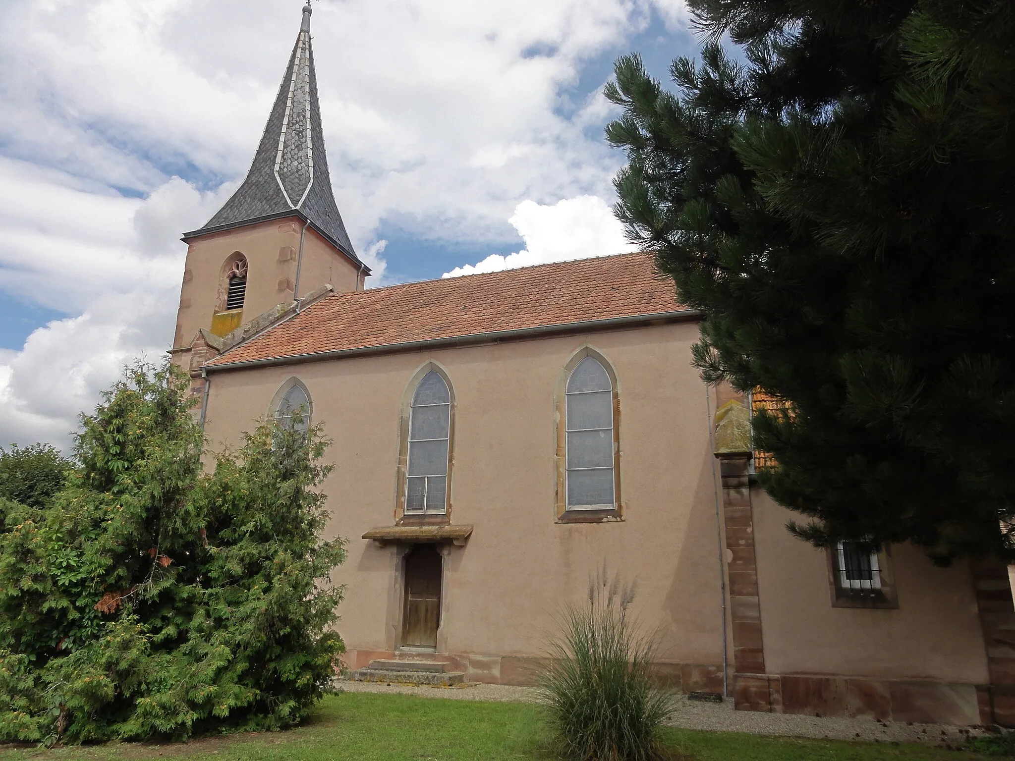 Photo showing: This building is inscrit au titre des monuments historiques de la France. It is indexed in the base Mérimée, a database of architectural heritage maintained by the French Ministry of Culture, under the references PA00084637 and IA00023547 .