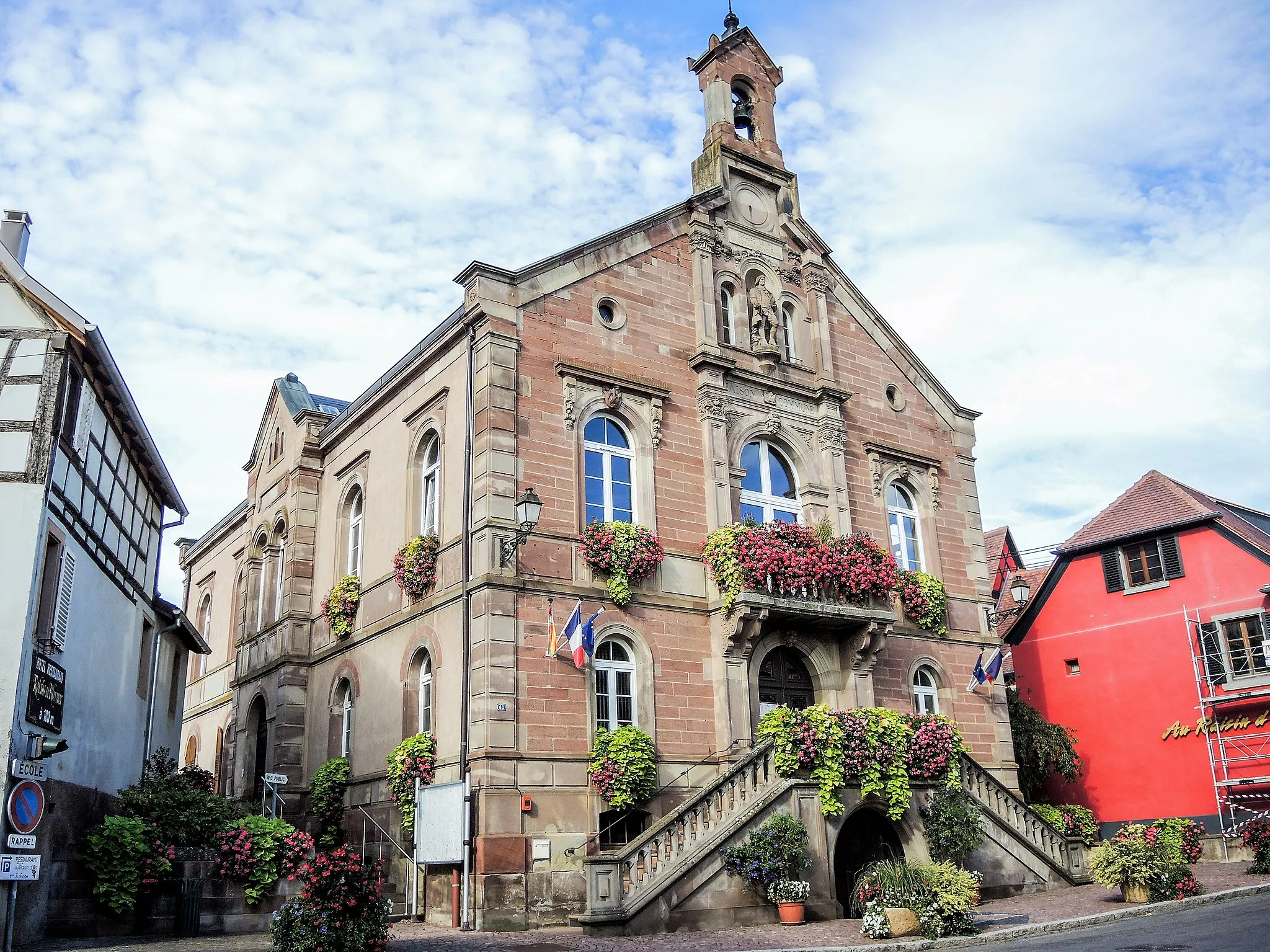 Photo showing: Mairie du village de Heiligenstein. Bas-Rhin.