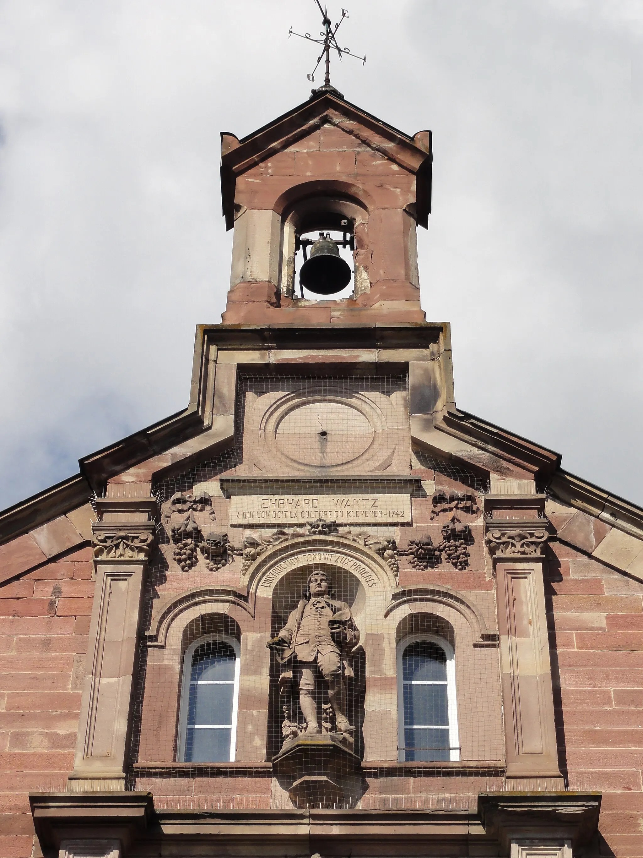 Photo showing: This building is indexed in the base Mérimée, a database of architectural heritage maintained by the French Ministry of Culture, under the reference IA00115316 .