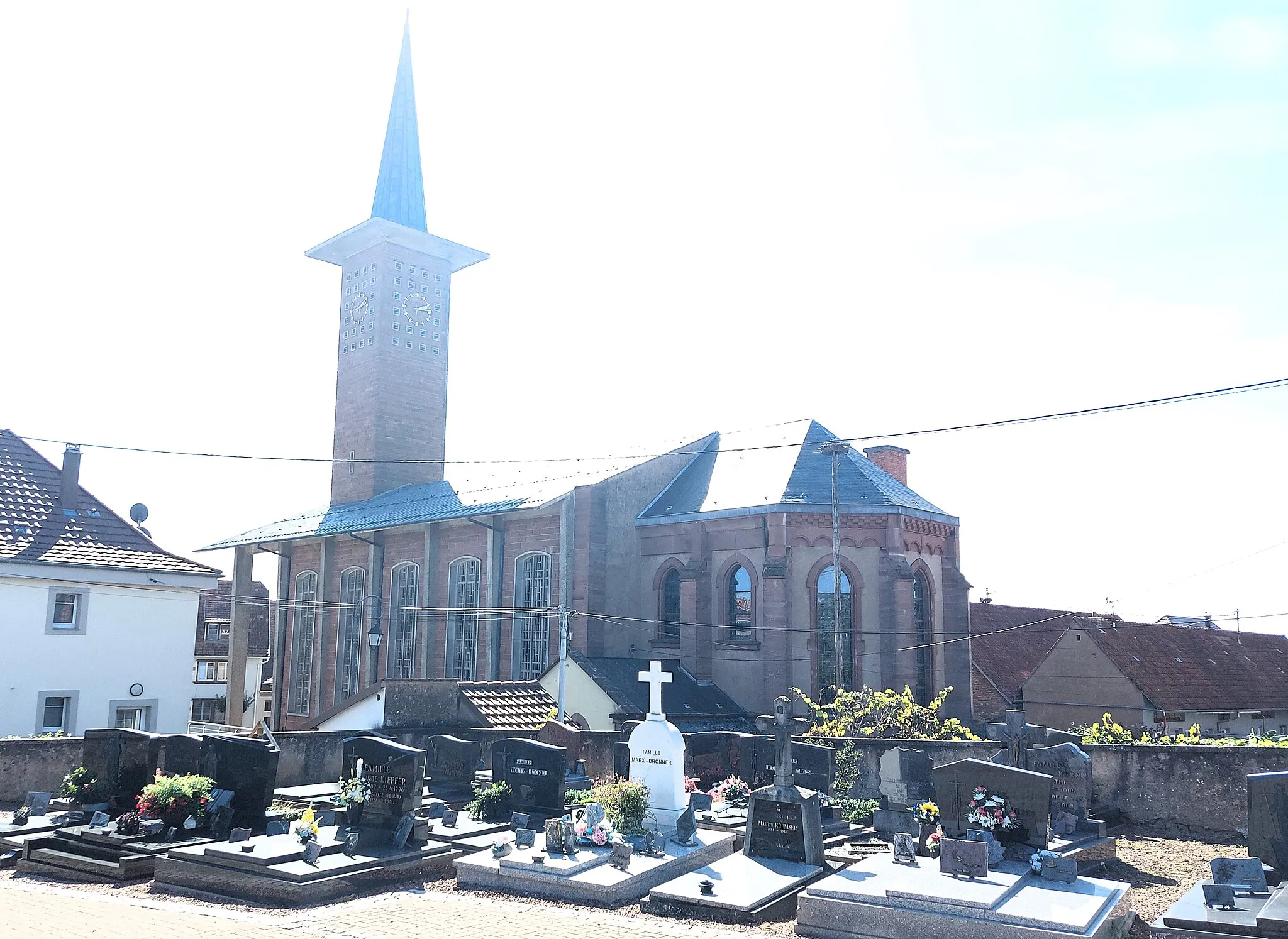 Photo showing: Cimetière et église Saint-Laurent de Kindwiller