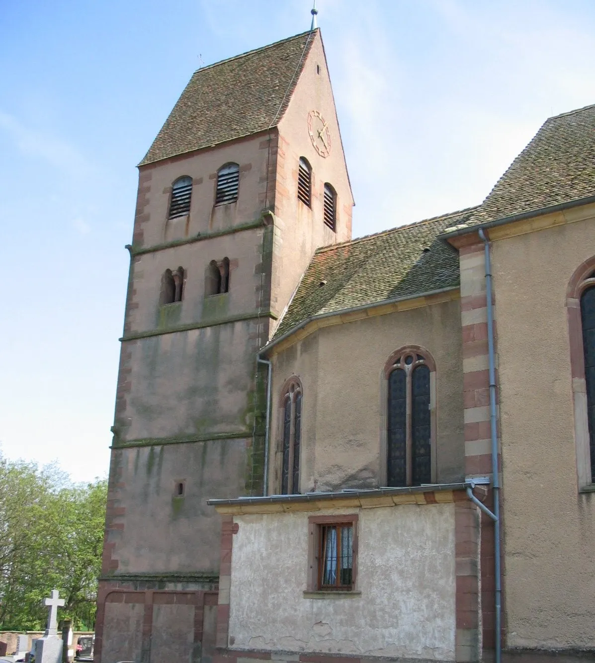 Photo showing: Église Saint Jacques le Majeur à Kuttolsheim. Tour du XIIe siècle.