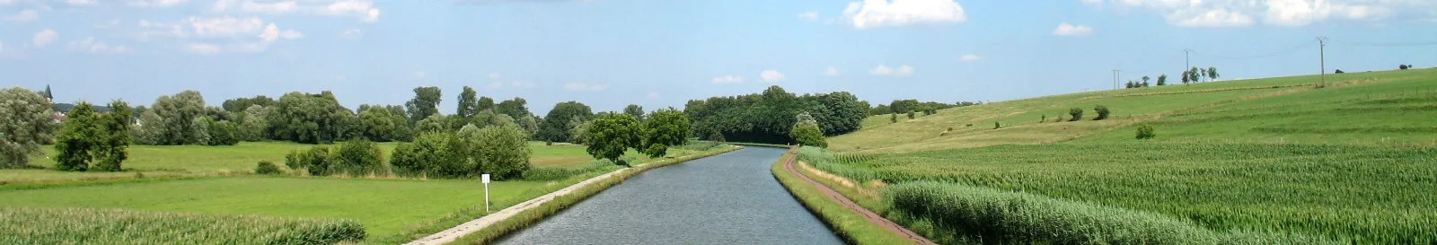 Photo showing: The Marne-Rhine Canal, taken near Lupstein Alsace France