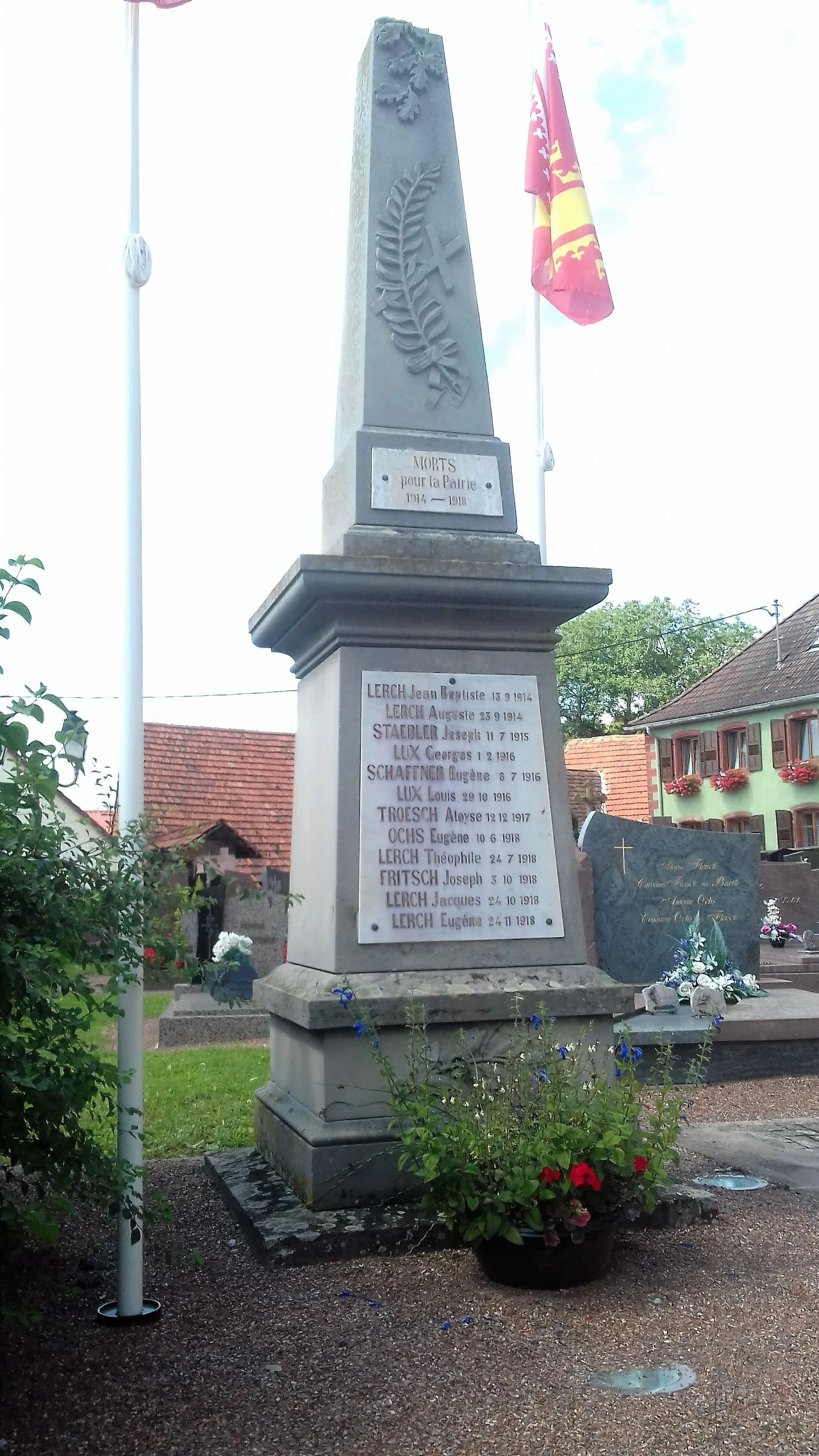 Photo showing: Monument aux morts 14-18 et 39-45 de Lochwiller