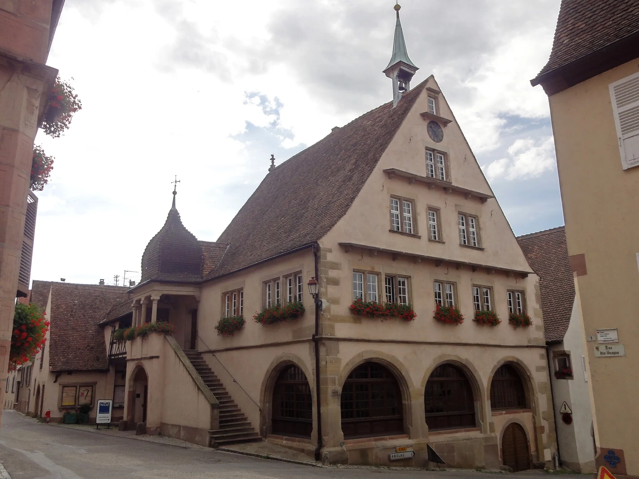 Photo showing: Alsace, Bas-Rhin, Hôtel de ville de Mittelbergheim (PA00084789, IA00115379)