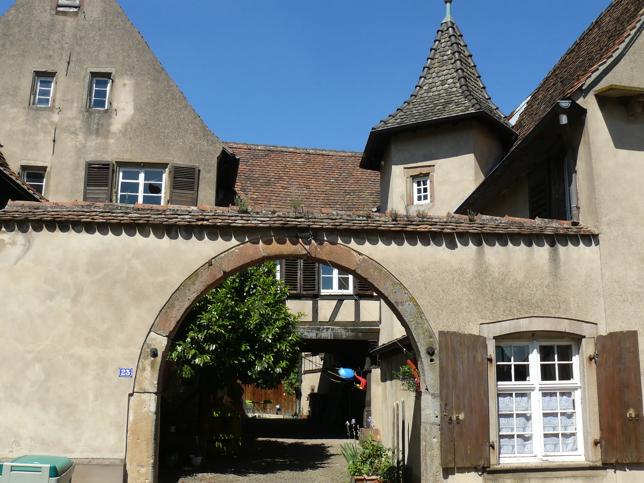 Photo showing: Ancienne Maison aux Dîmes (XVIe), 23-25 rue Principale