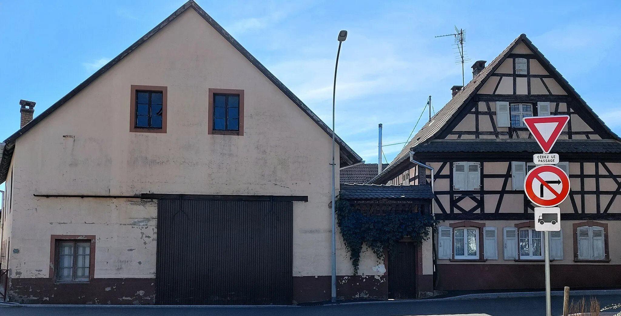 Photo showing: Maison à colombage de 1823 au 1 Rue d'Engwiller à Mietesheim