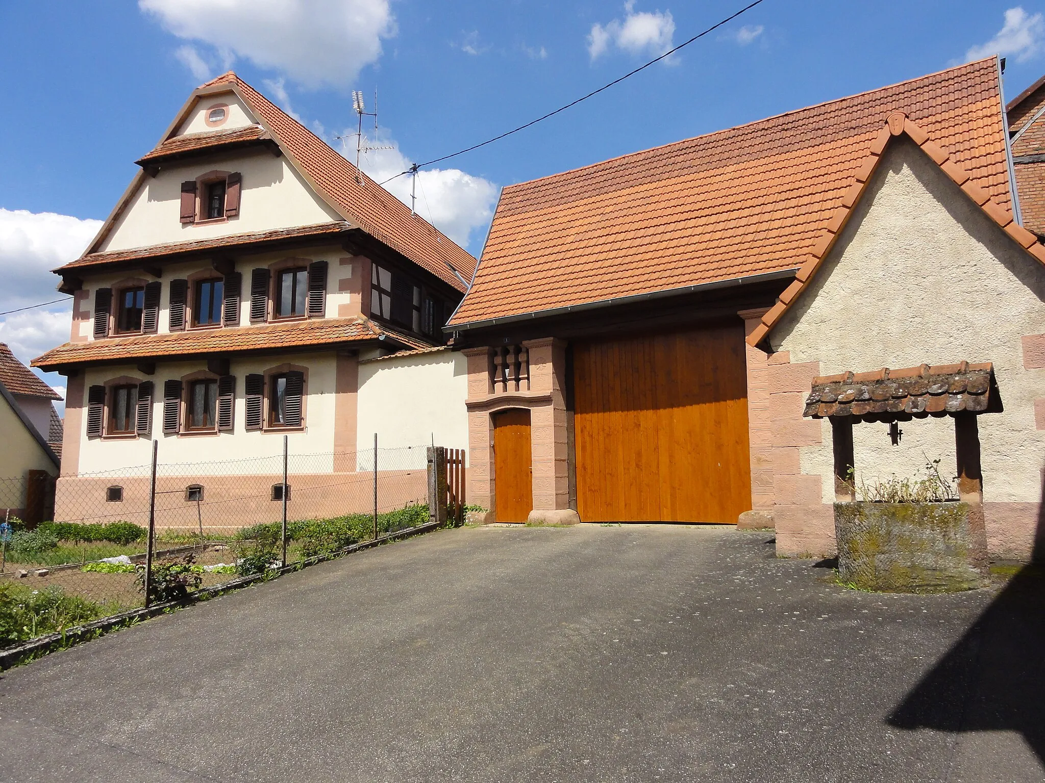 Photo showing: This building is indexed in the base Mérimée, a database of architectural heritage maintained by the French Ministry of Culture, under the reference IA67009876 .