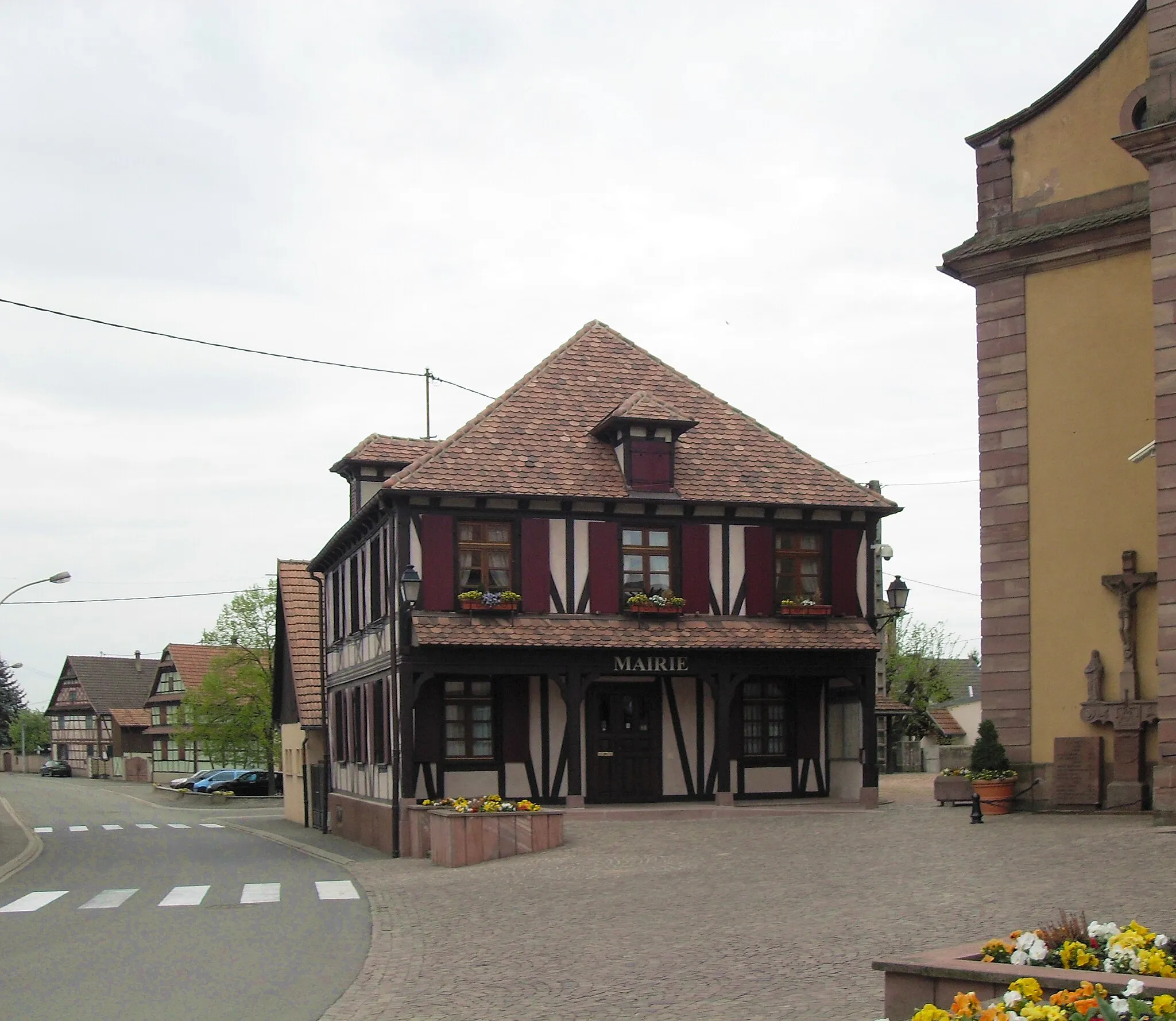 Photo showing: La mairie de Matzenheim, côté est