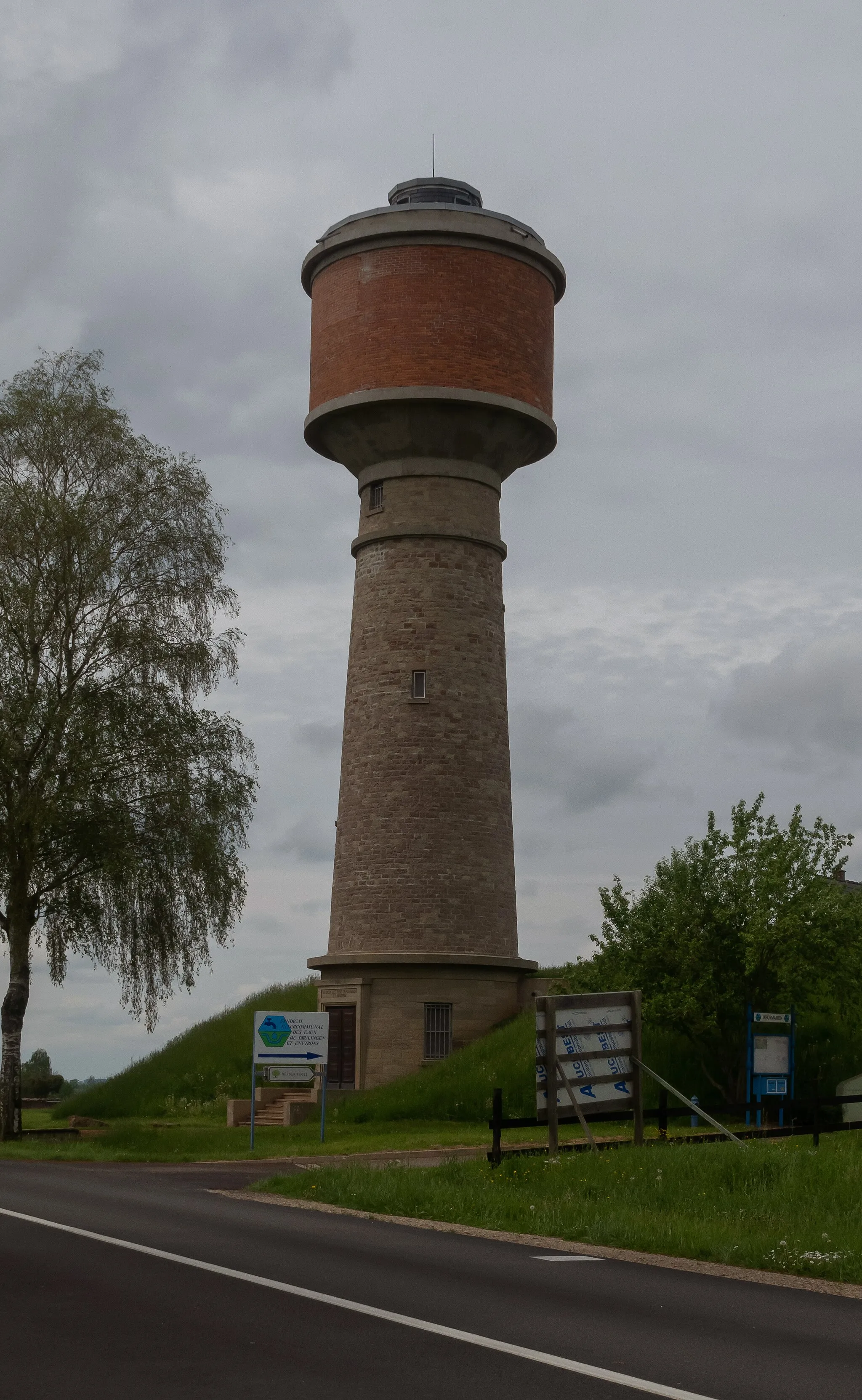 Photo showing: Petersbach, watertower