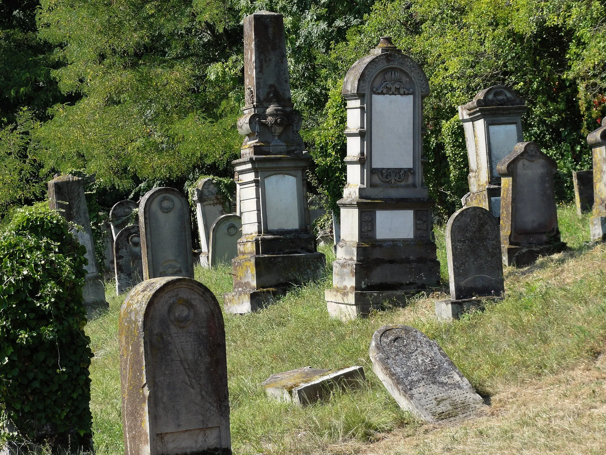 Photo showing: Alsace, Bas-Rhin, Cimetière juif de Quatzenheim (IA67000951).