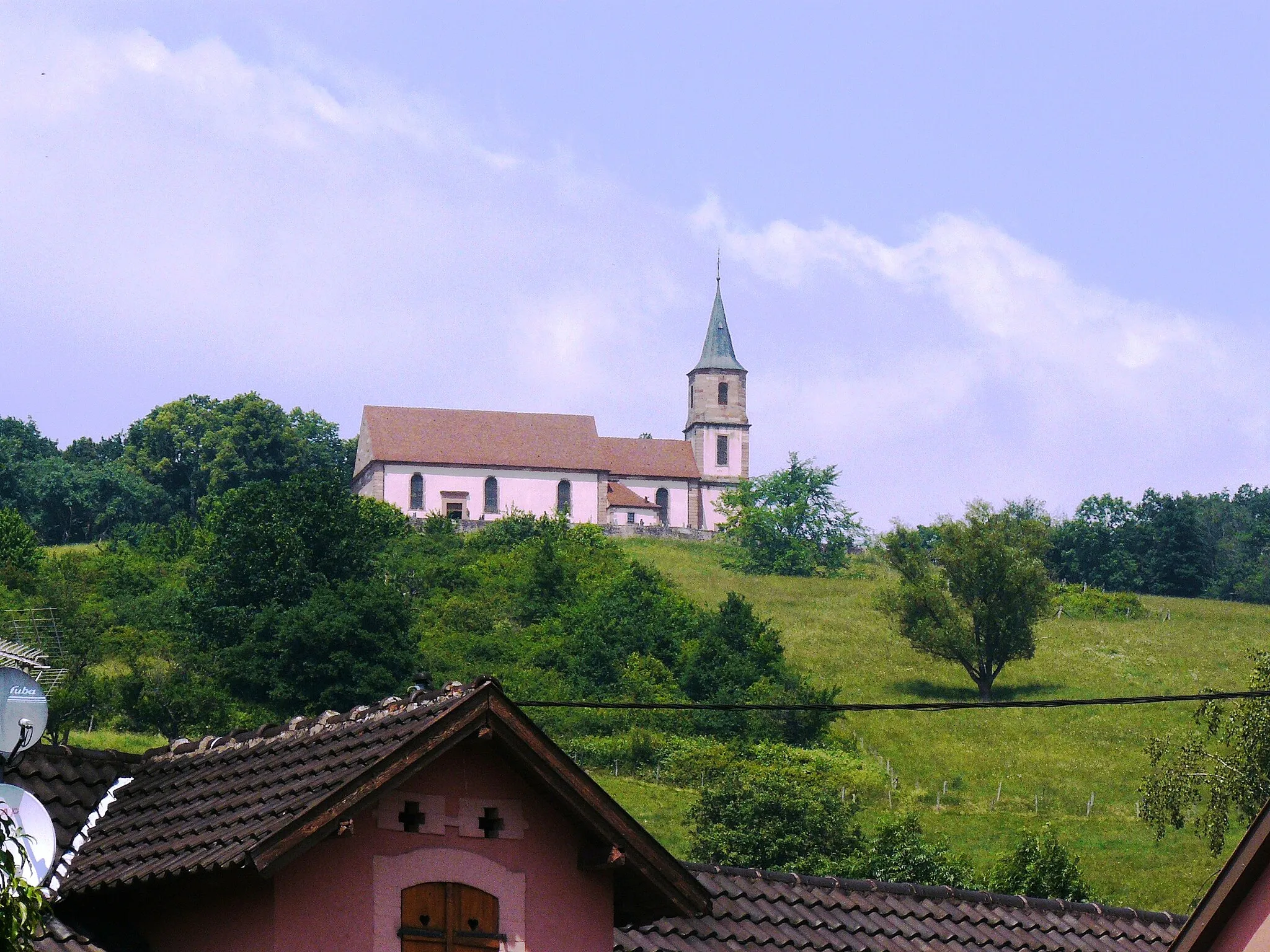 Photo showing: L'église Saint-Gilles vue depuis le village de Saint-Pierre-Bois
