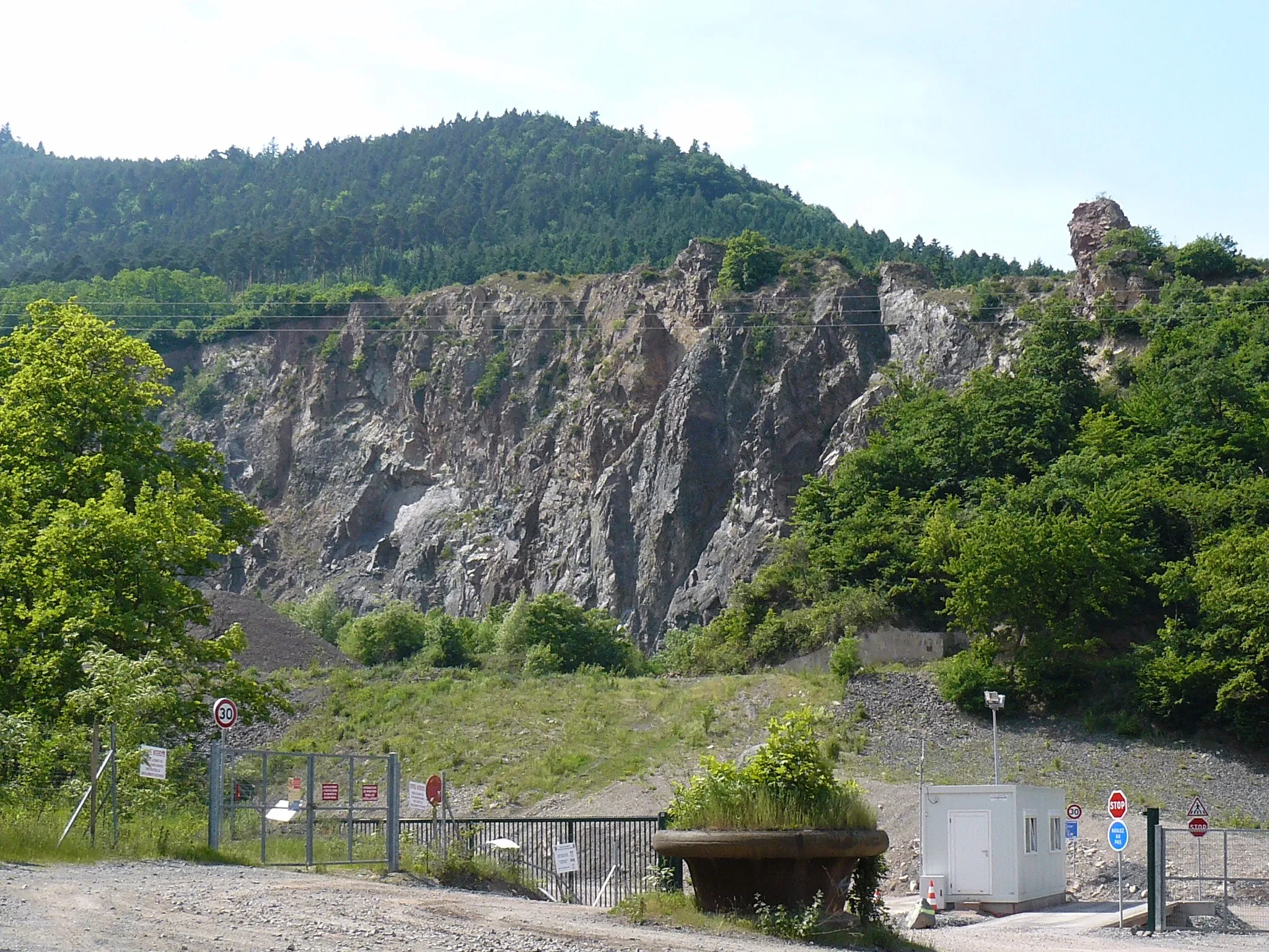 Photo showing: Carrières de Saint-Nabor