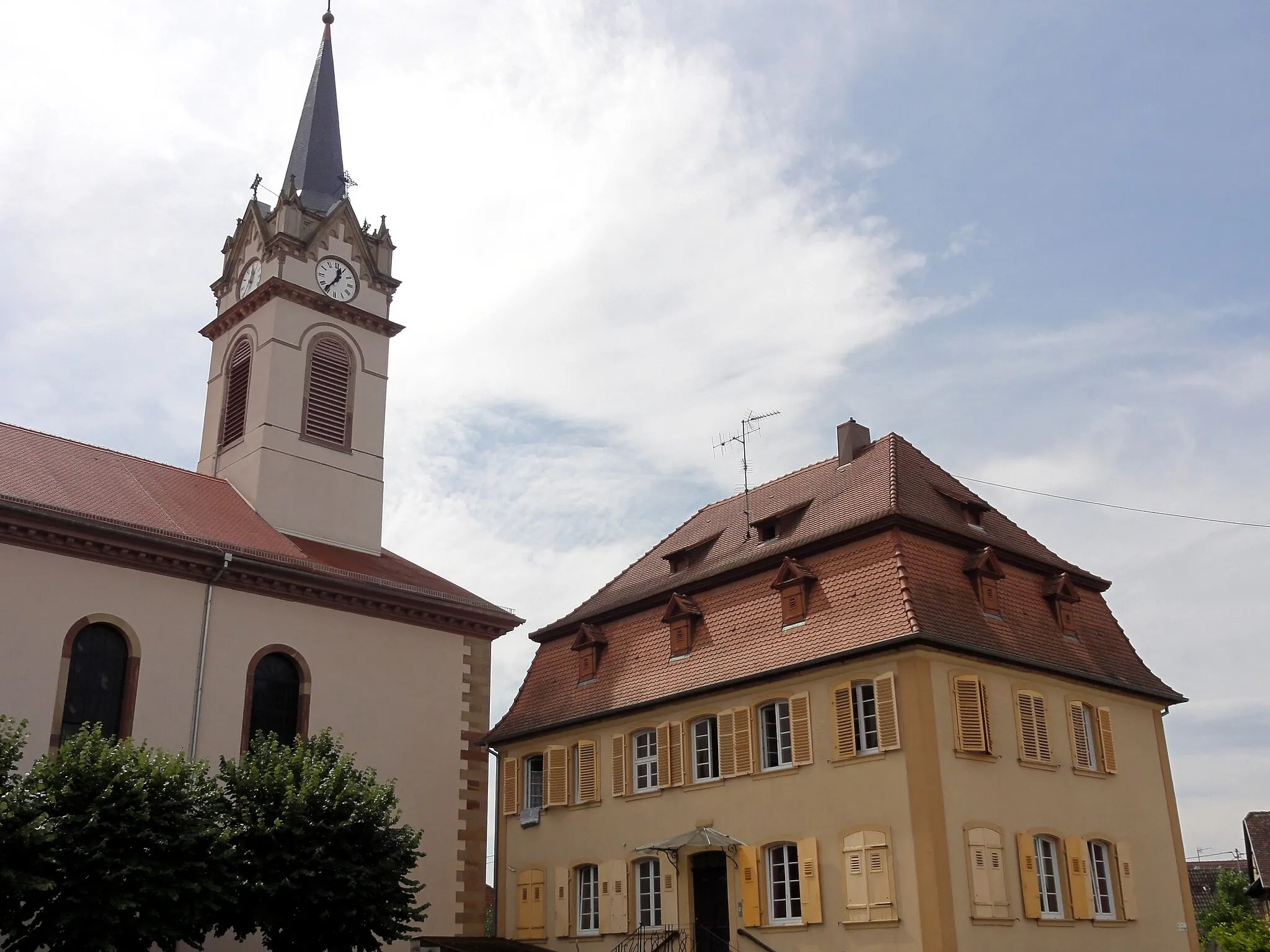 Photo showing: This building is indexed in the base Mérimée, a database of architectural heritage maintained by the French Ministry of Culture, under the reference IA00023735 .