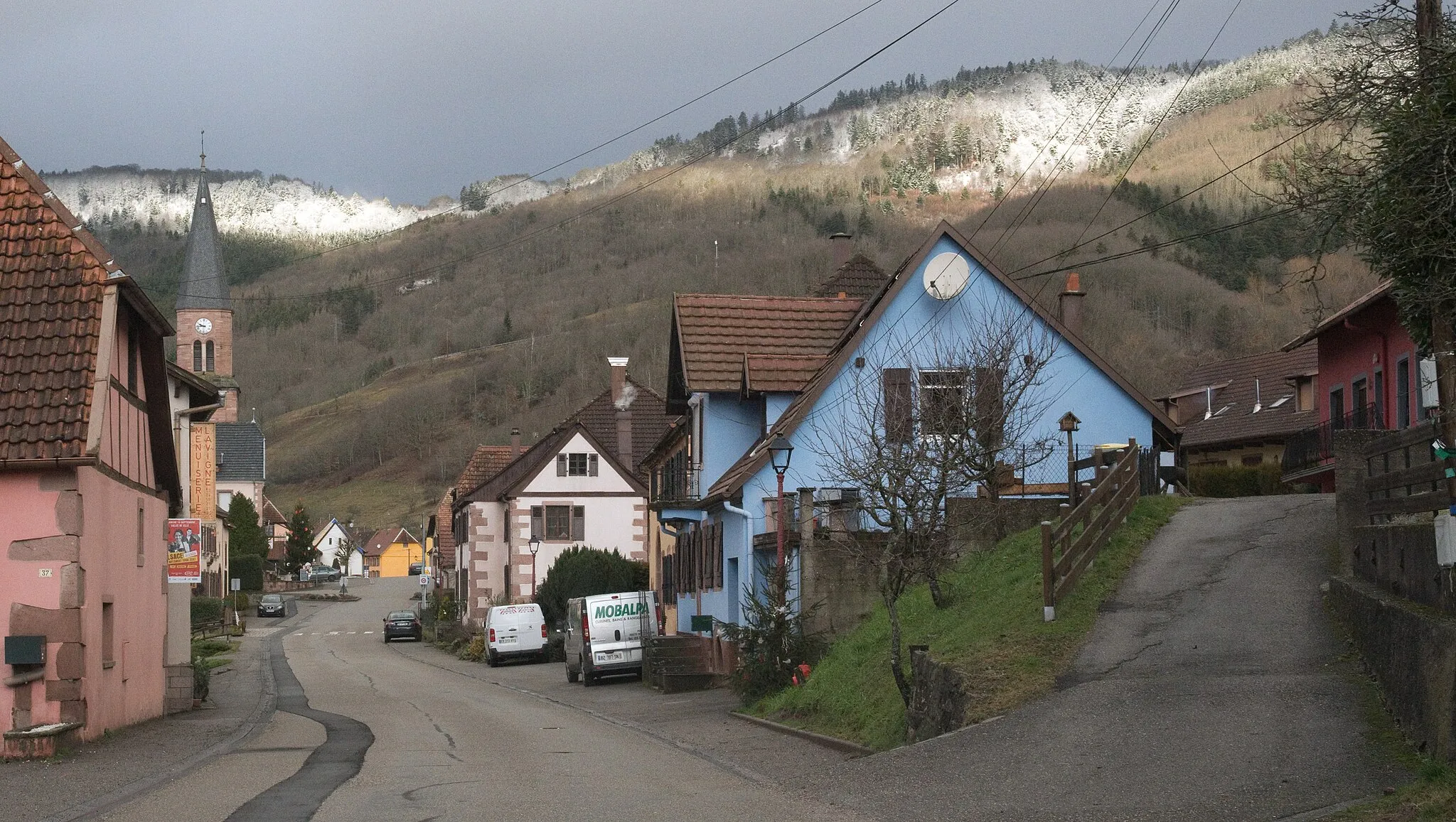 Photo showing: The Grand Rue ( which is part of the road D424) at Steige (Bas-Rhin Department, France) in winter (January 2022)