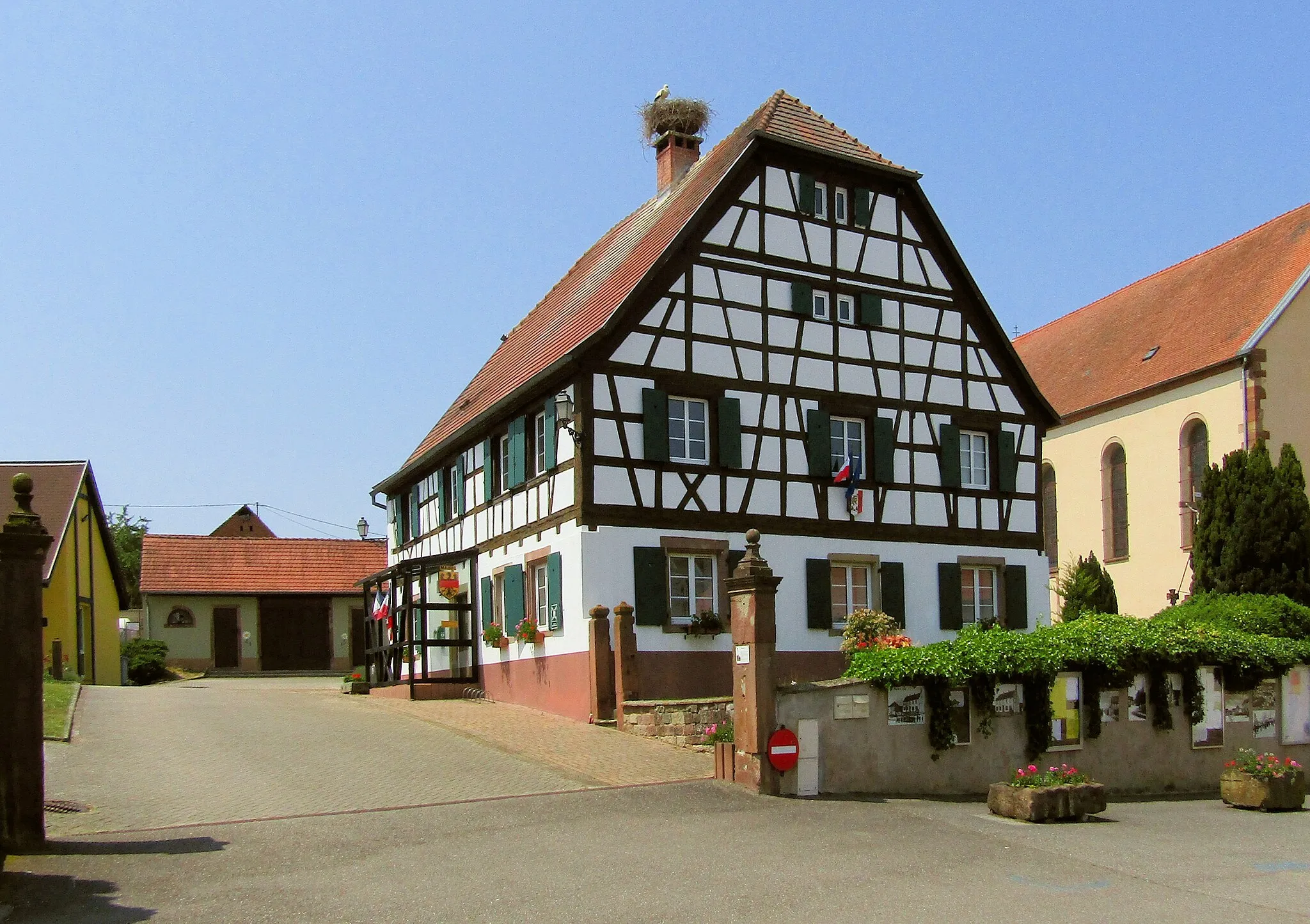 Photo showing: thr new townhall of Waldolwisheim