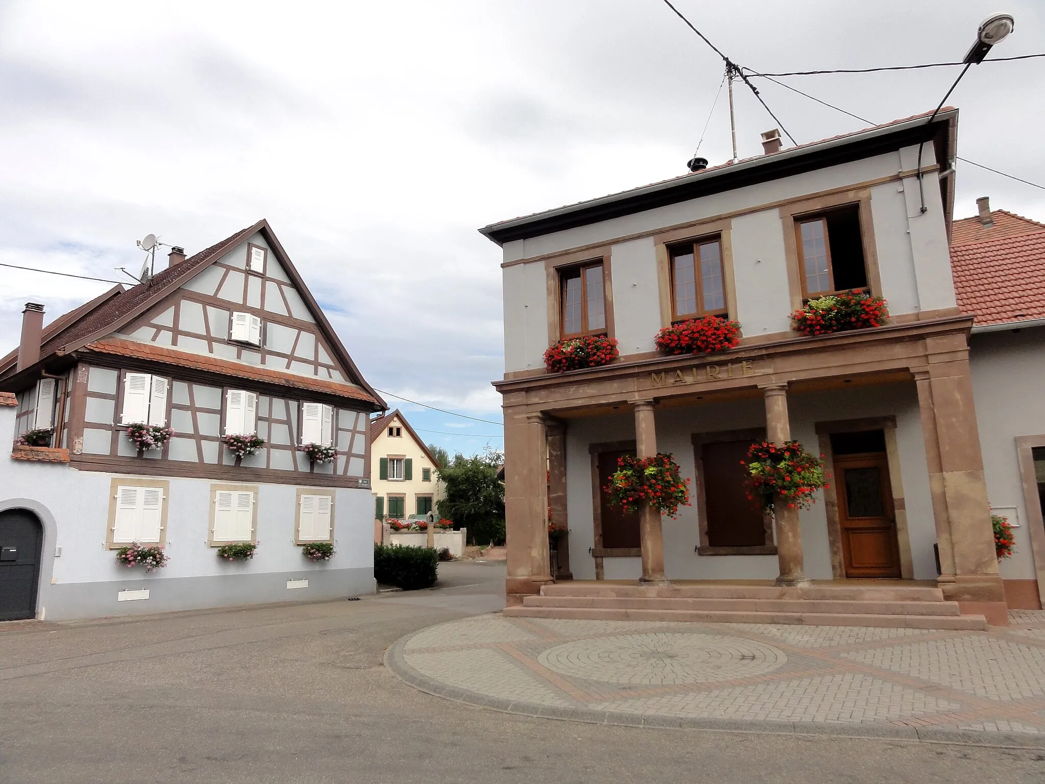 Photo showing: This building is indexed in the base Mérimée, a database of architectural heritage maintained by the French Ministry of Culture, under the reference IA00024077 .