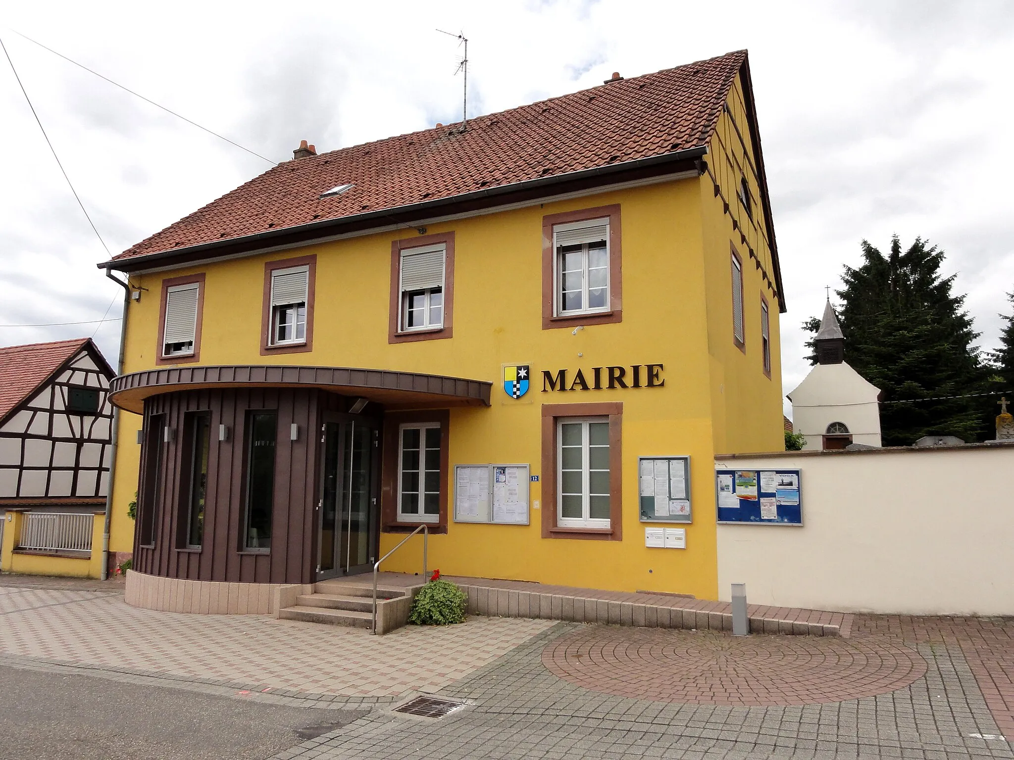 Photo showing: This building is indexed in the base Mérimée, a database of architectural heritage maintained by the French Ministry of Culture, under the reference IA00061856 .