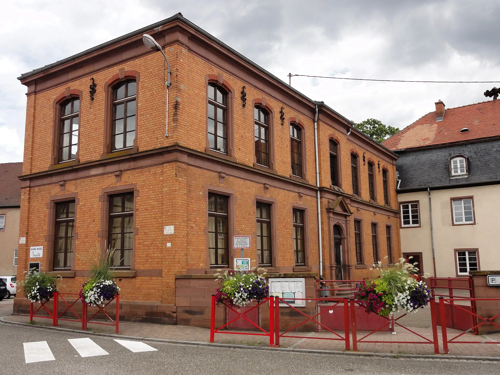 Photo showing: This building is indexed in the base Mérimée, a database of architectural heritage maintained by the French Ministry of Culture, under the reference IA67008908 .