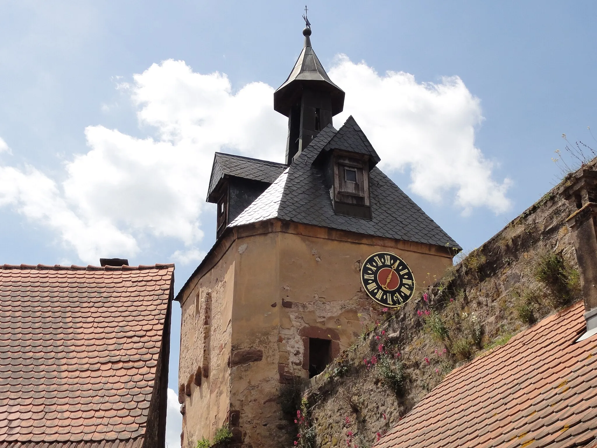 Photo showing: This building is inscrit au titre des monuments historiques de la France. It is indexed in the base Mérimée, a database of architectural heritage maintained by the French Ministry of Culture, under the references PA00085225 and IA67006262 .