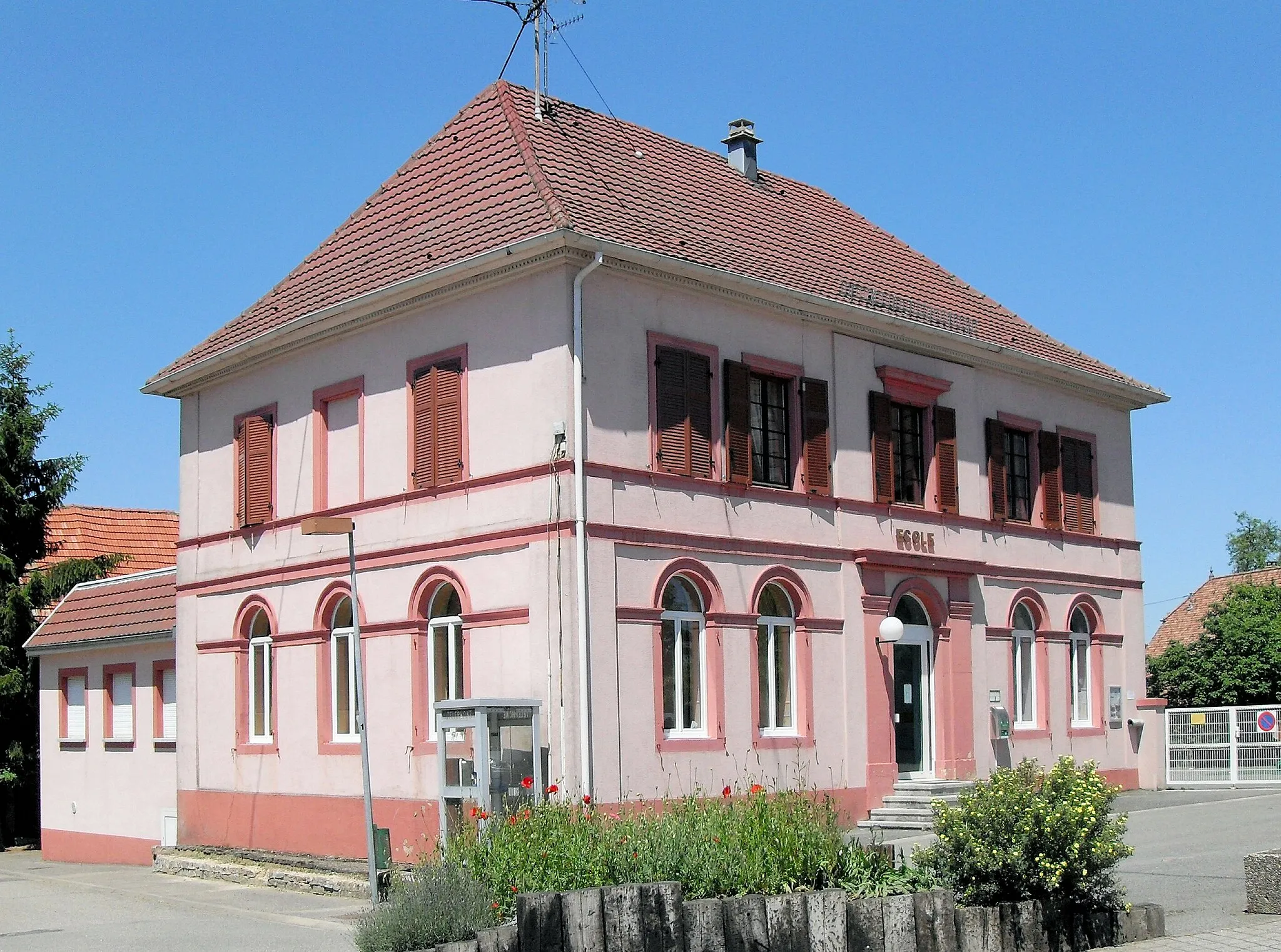 Photo showing: L'école d'Altenach