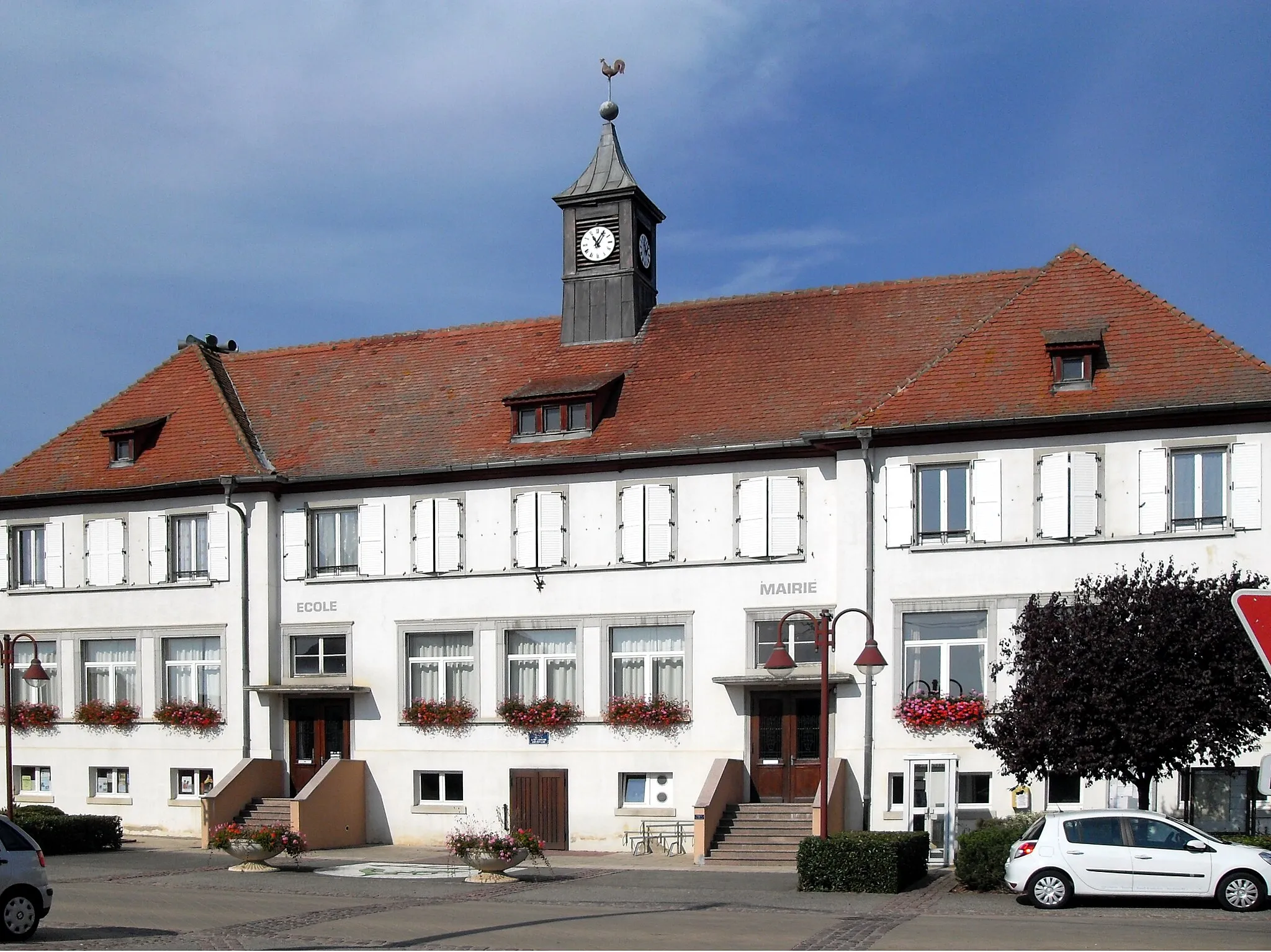 Photo showing: La mairie et l'école d'Appenwihr